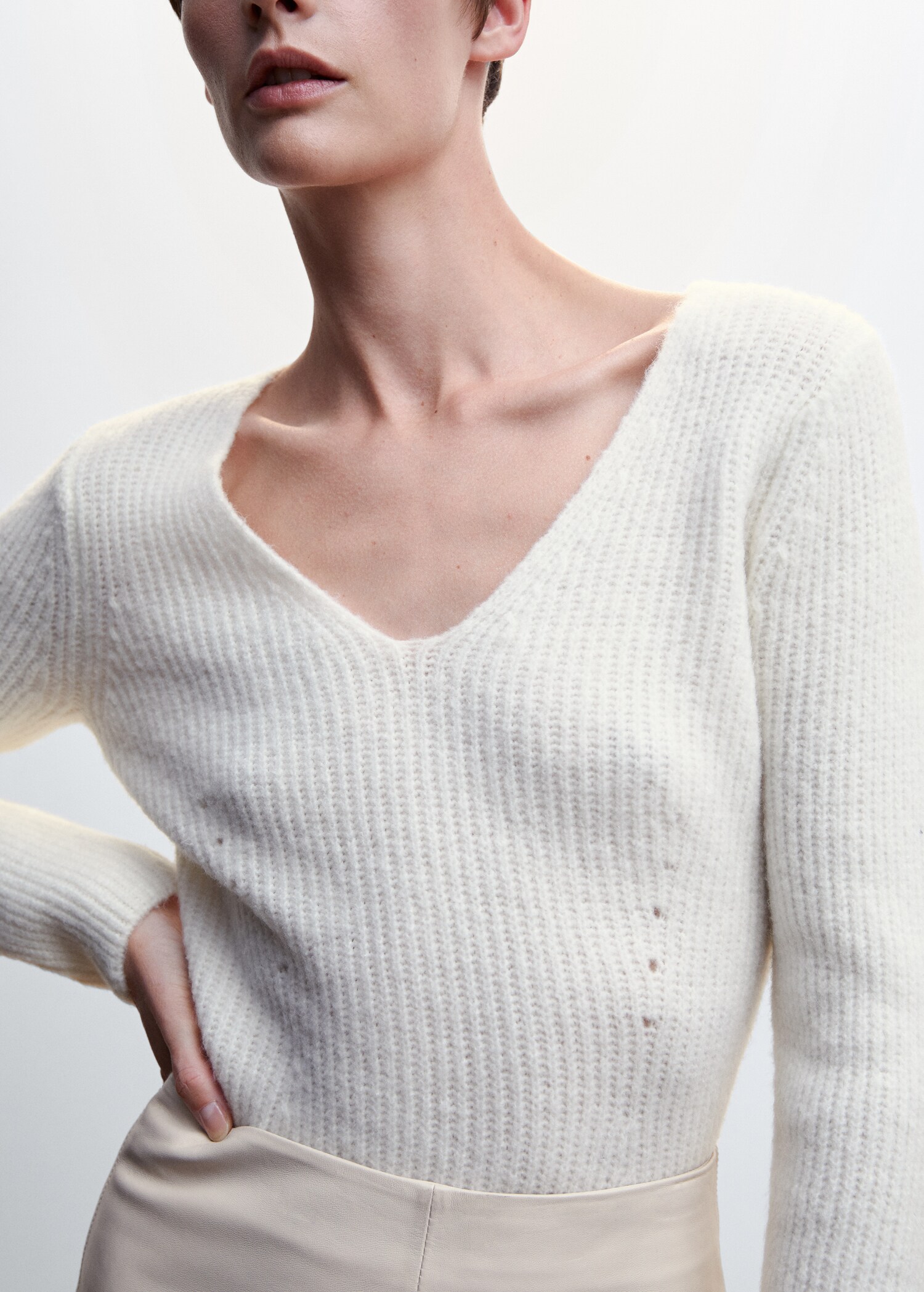 Pullover mit V-Ausschnitt - Detail des Artikels 6