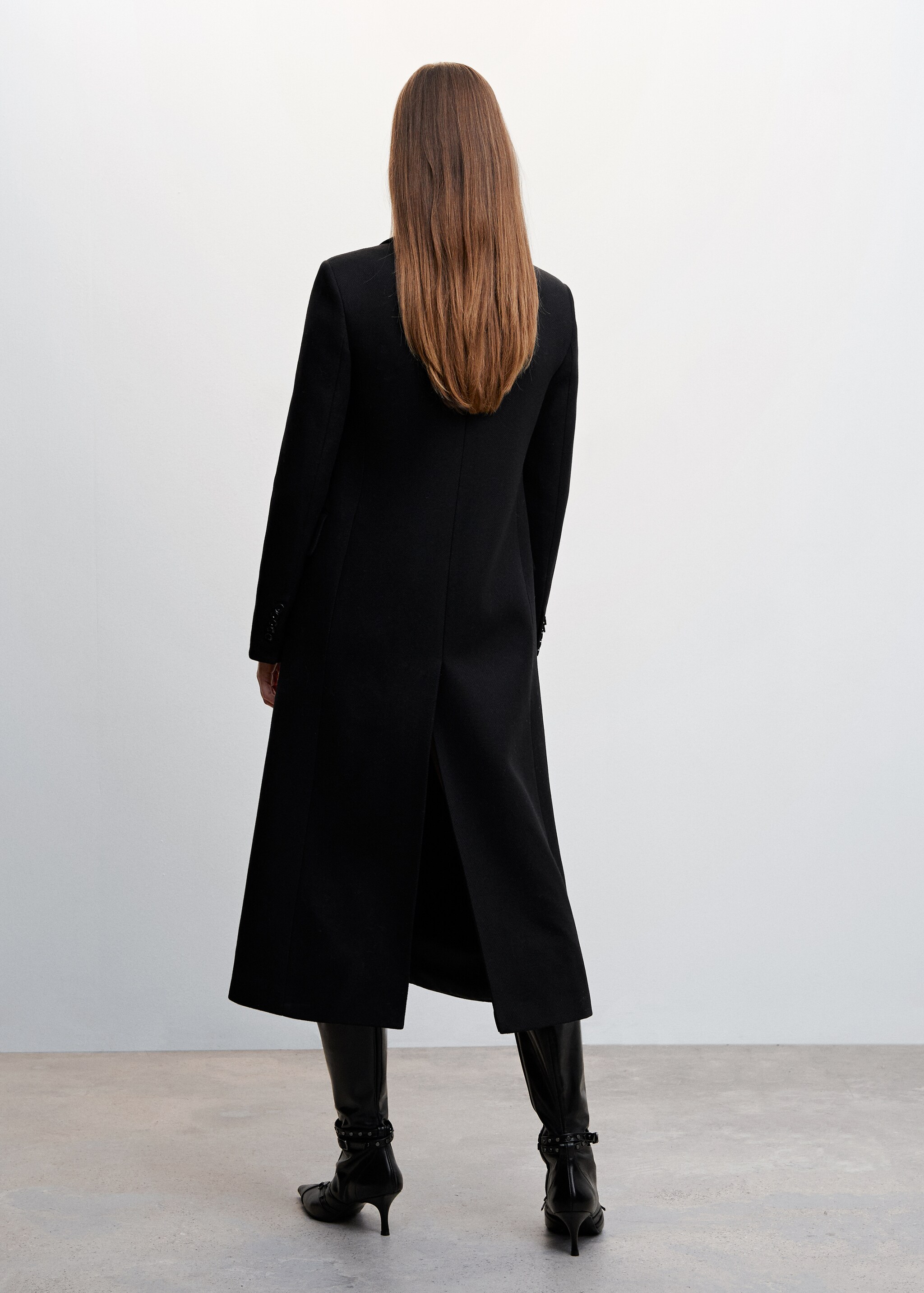 Wool overcoat - Reverse of the article