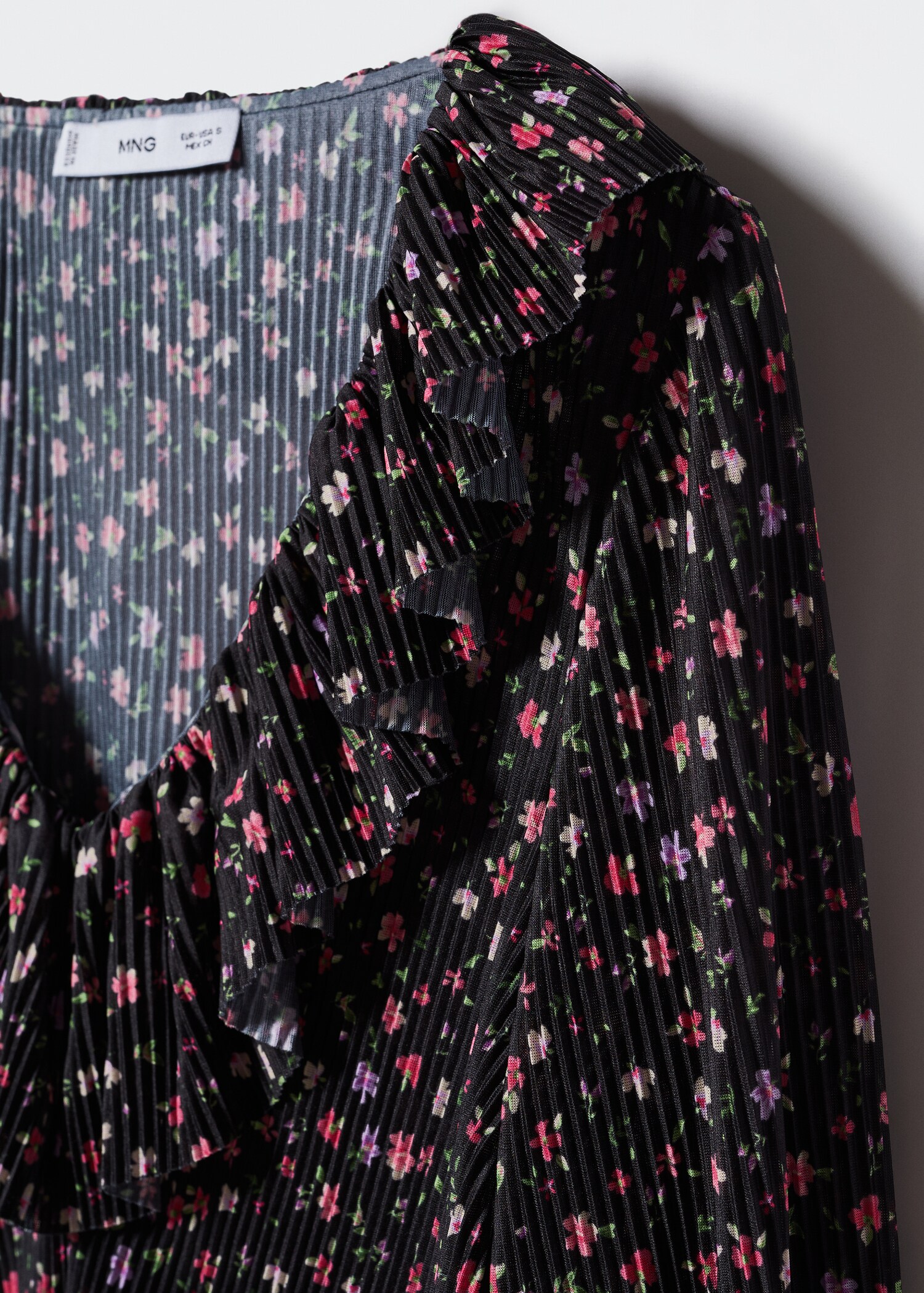 Printed pleated blouse - Details of the article 8