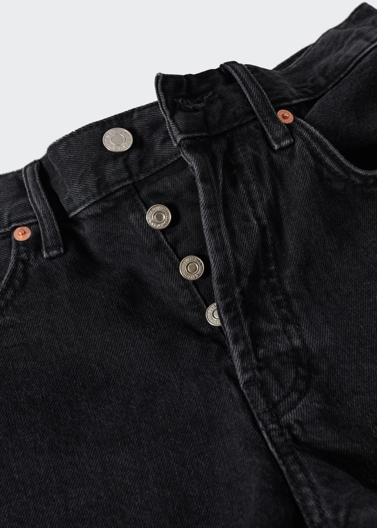 Mini shorts with frayed hem - Details of the article 8