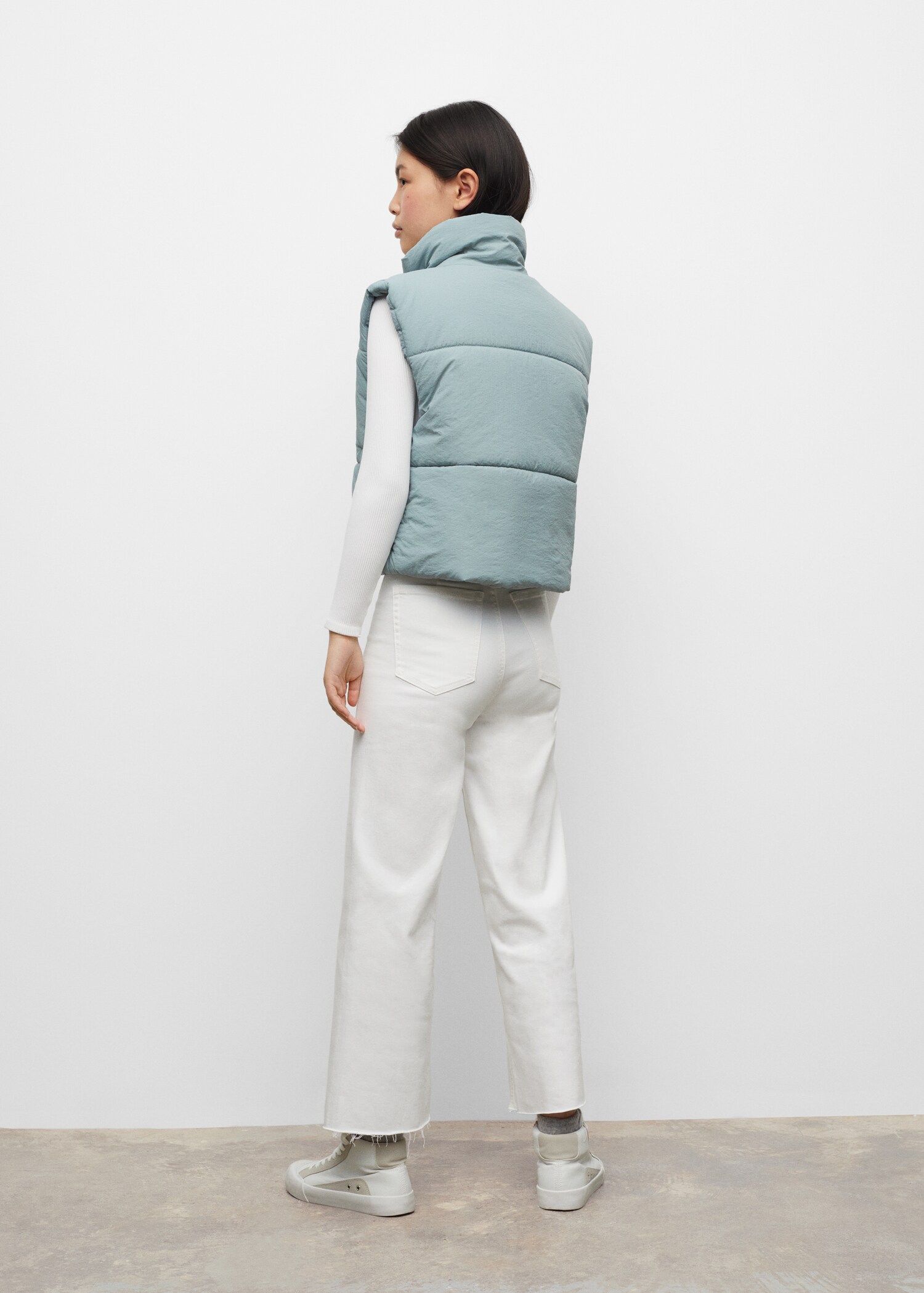Textured quilted gilet - Reverse of the article