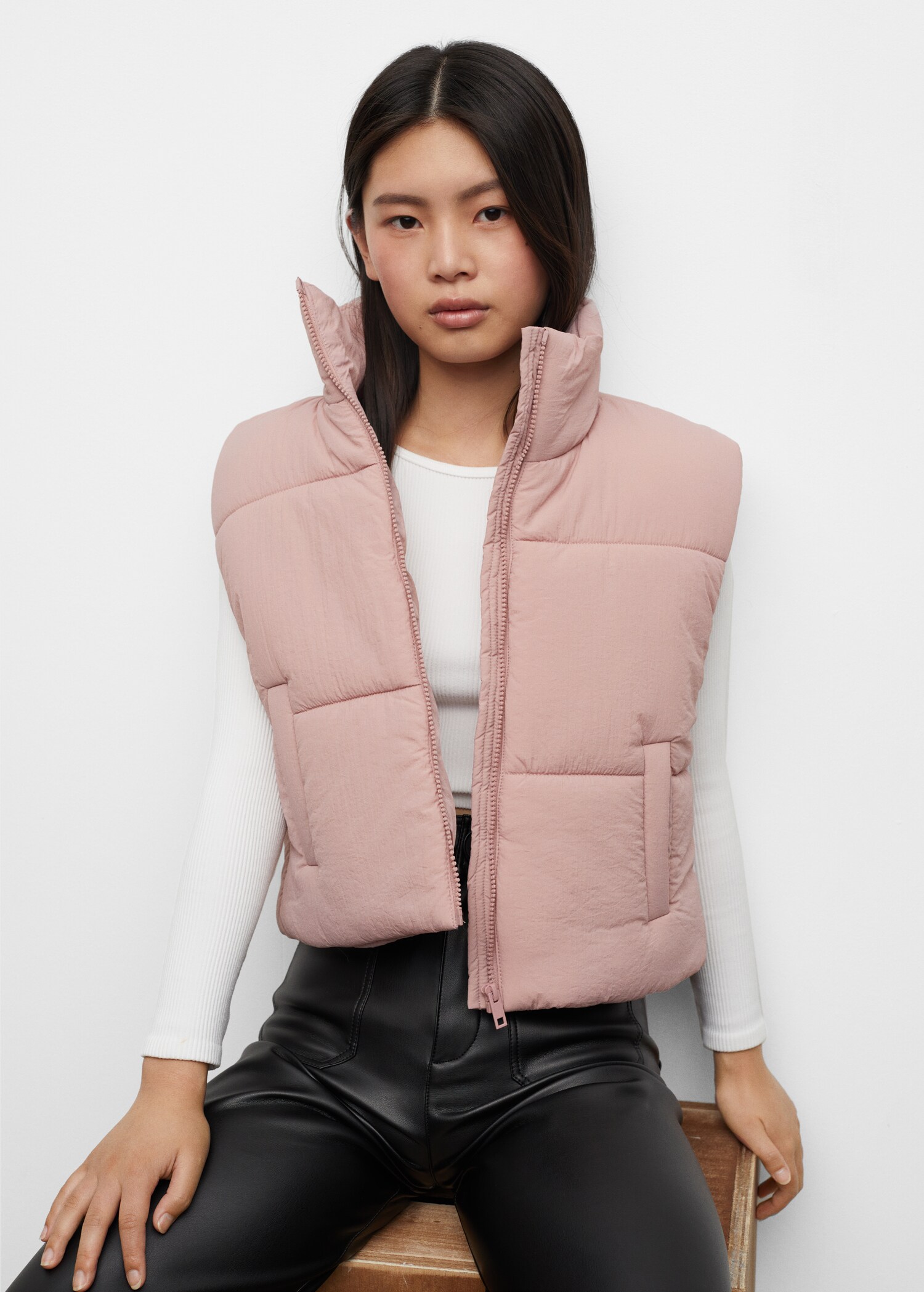Textured quilted gilet - Details of the article 2