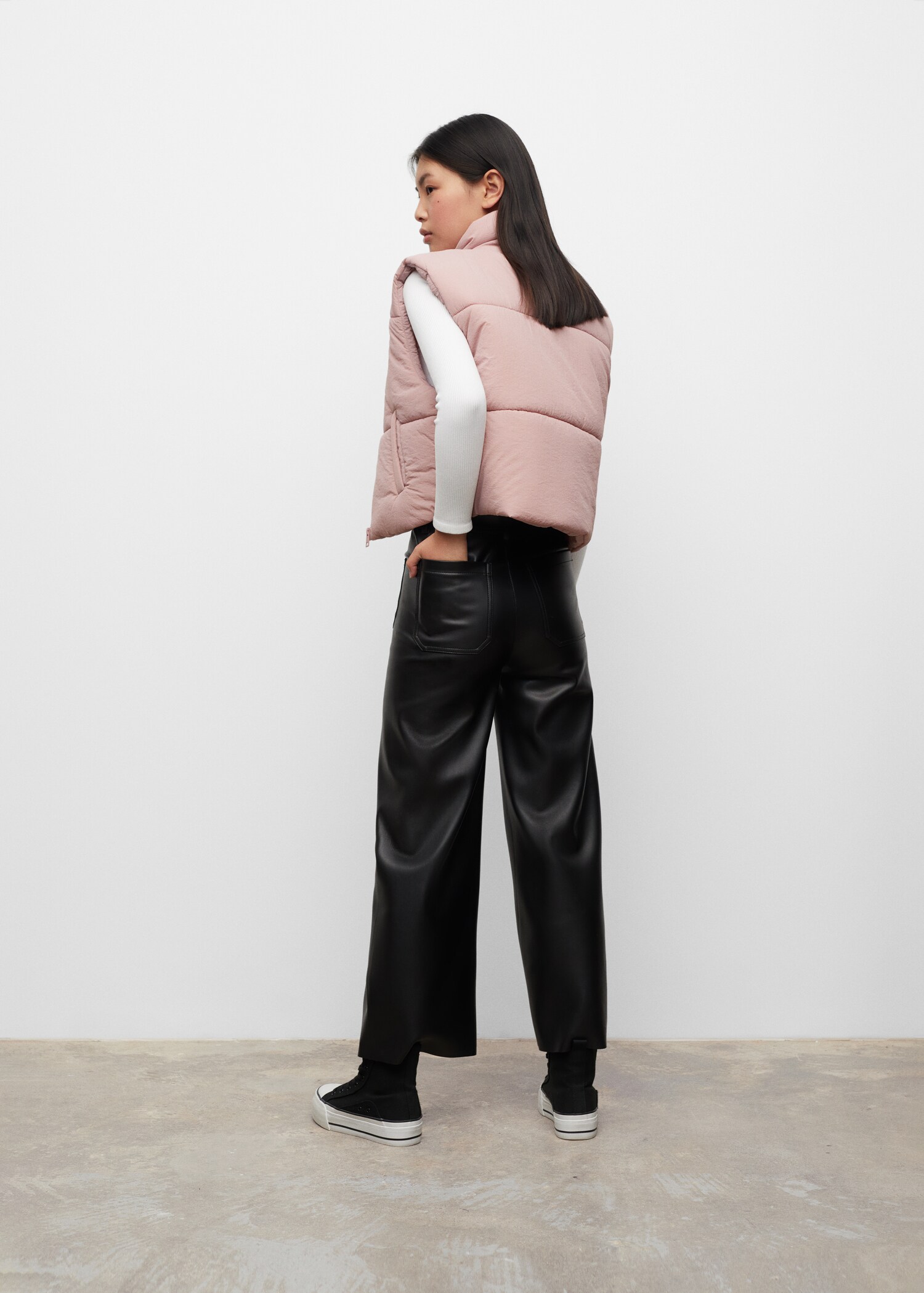 Textured quilted gilet - Reverse of the article