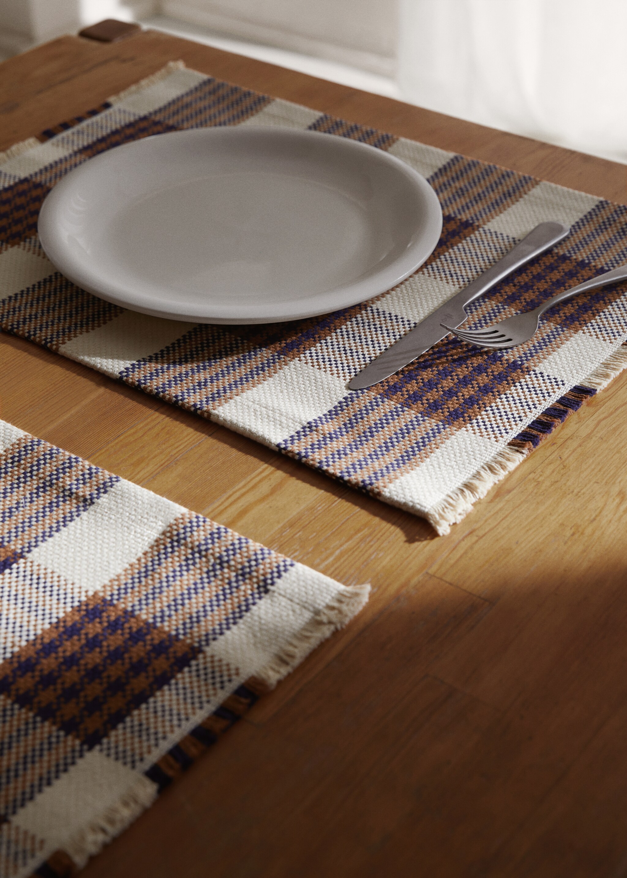 Frayed 100% cotton placemat 35x50cm (2 units) - Details of the article 9, Brown. Ref: 37094020-00.