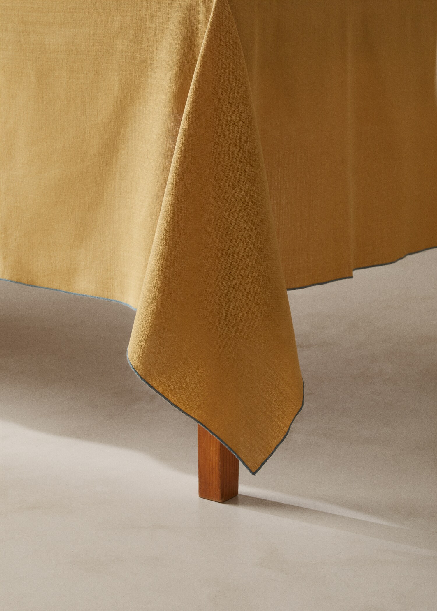 100% organic cotton tablecloth 59.06x59.06 in - Details of the article 2