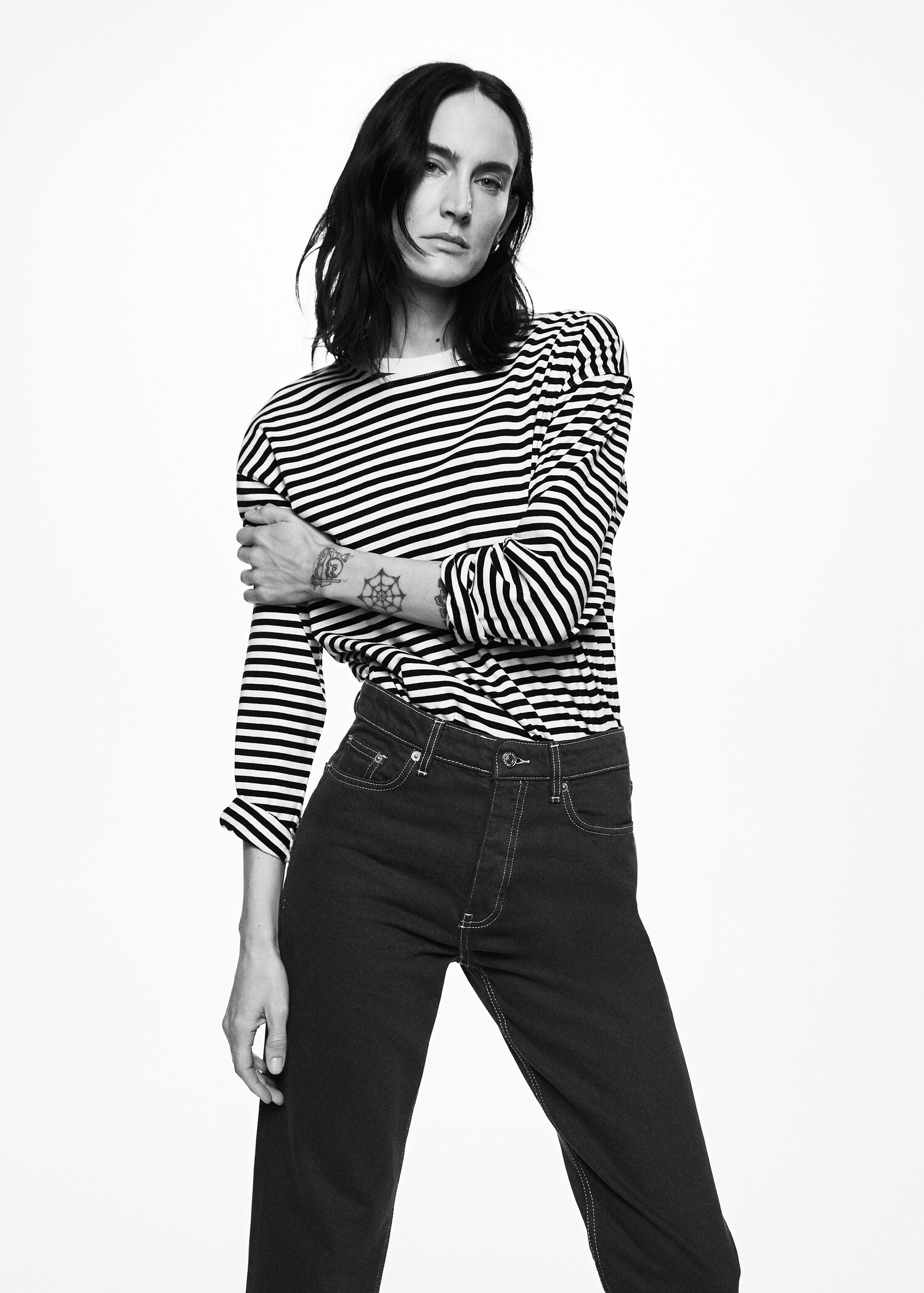 High-waist cropped straight jeans - Details of the article 1