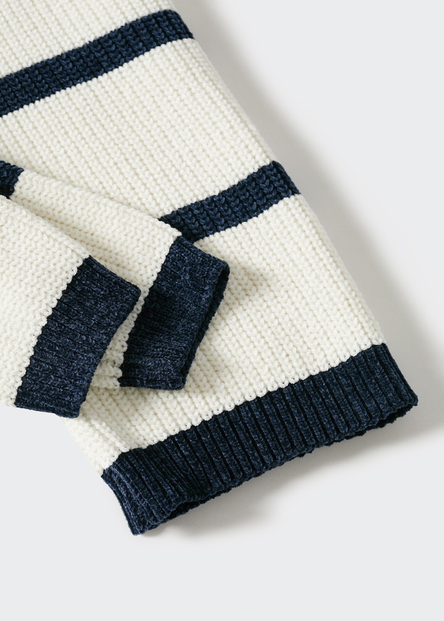 Striped chenille sweater - Details of the article 8