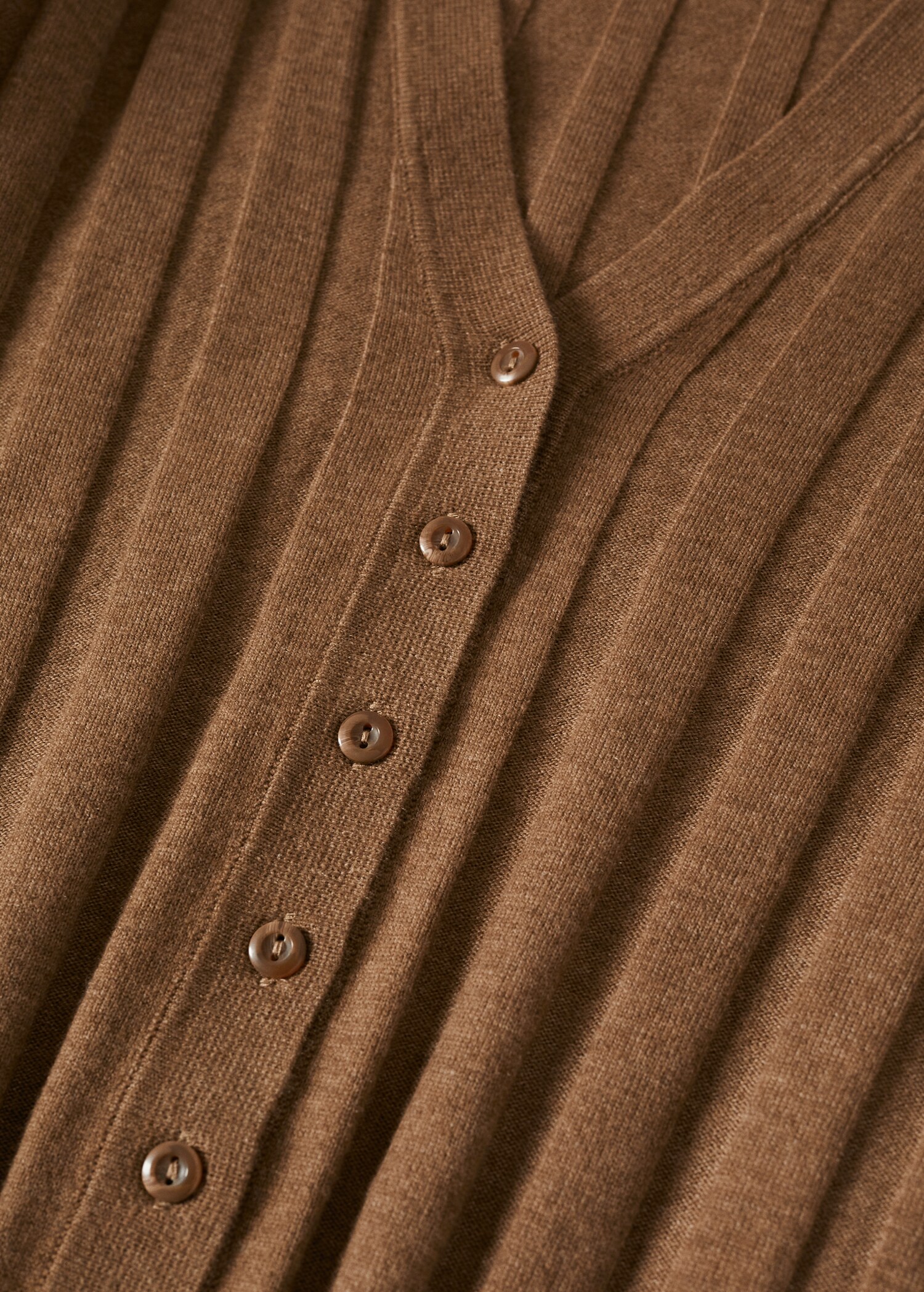 Buttoned ribbed cardigan - Details of the article 8
