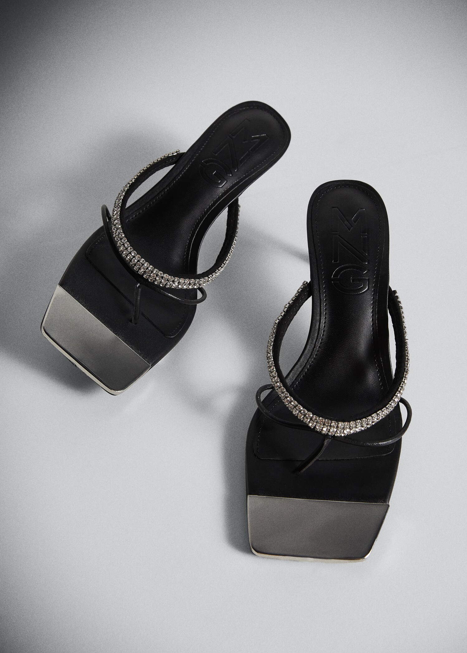 Heeled sandal with strass strap - Details of the article 5