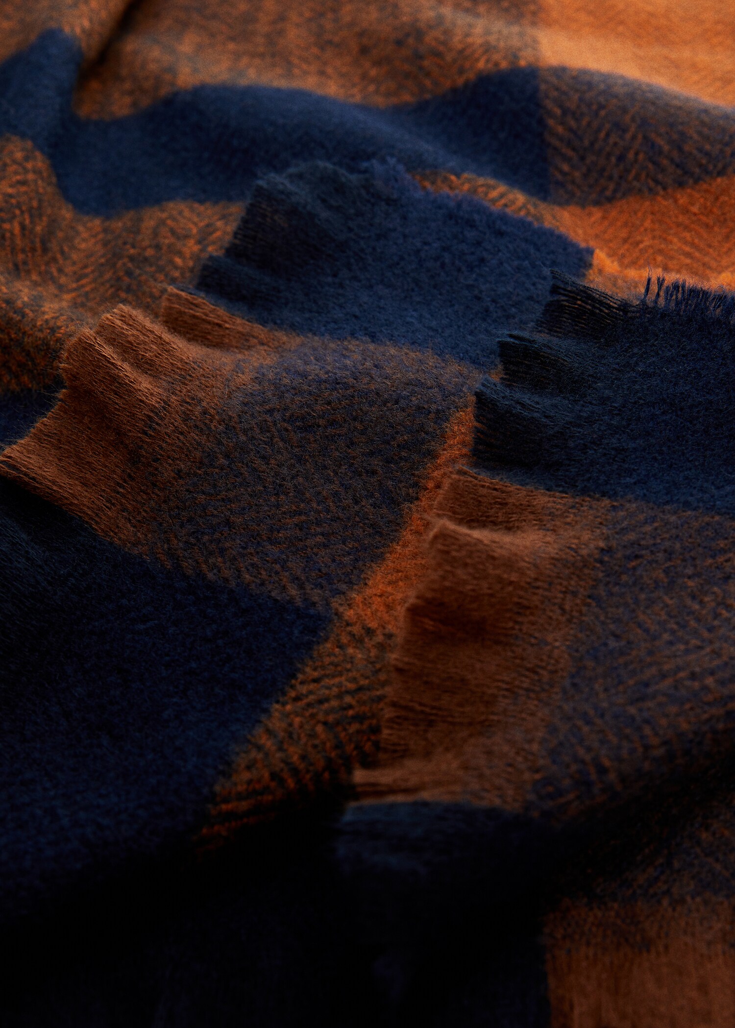 Striped scarf - Details of the article 2