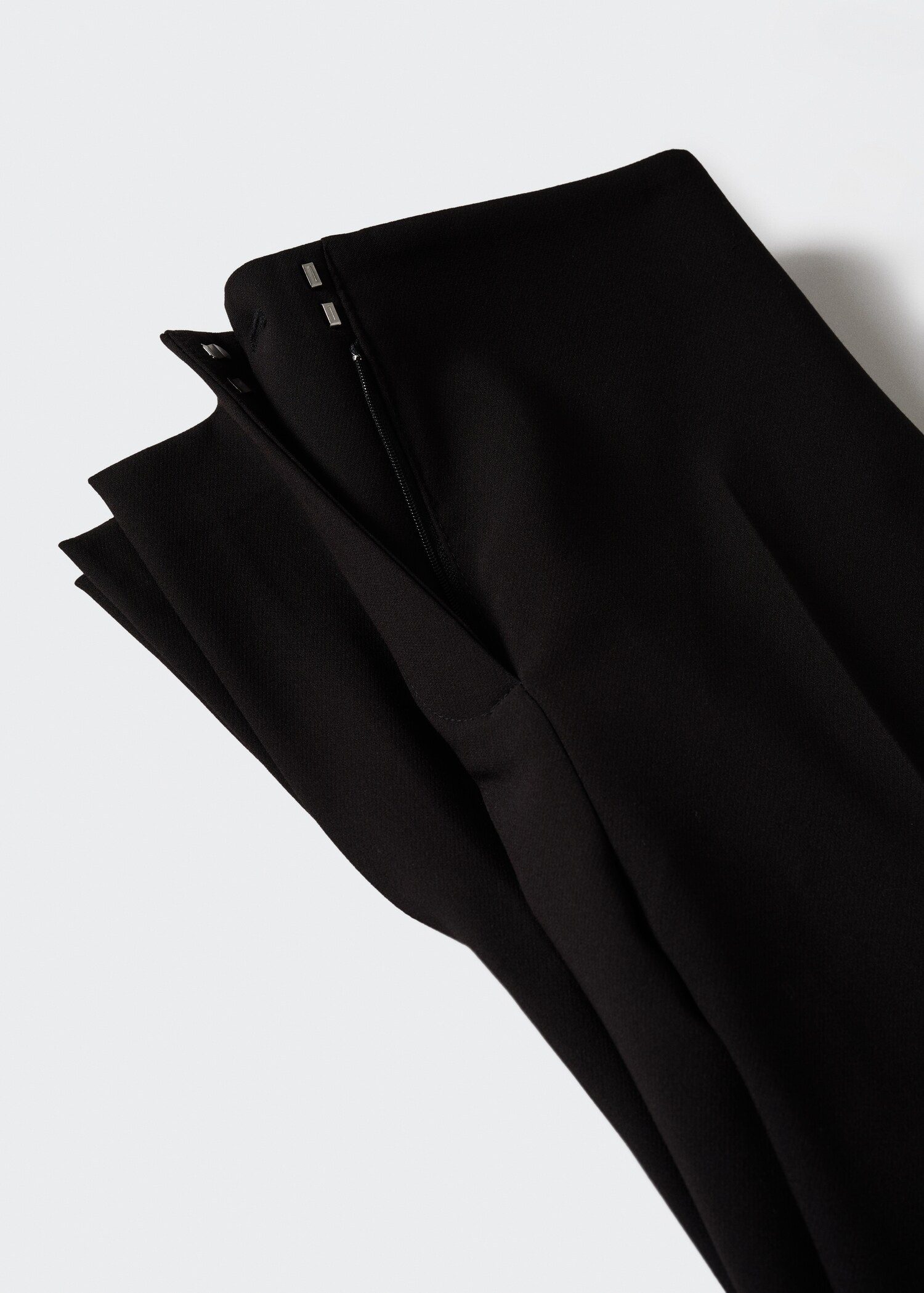 Slit hem trousers - Details of the article 8