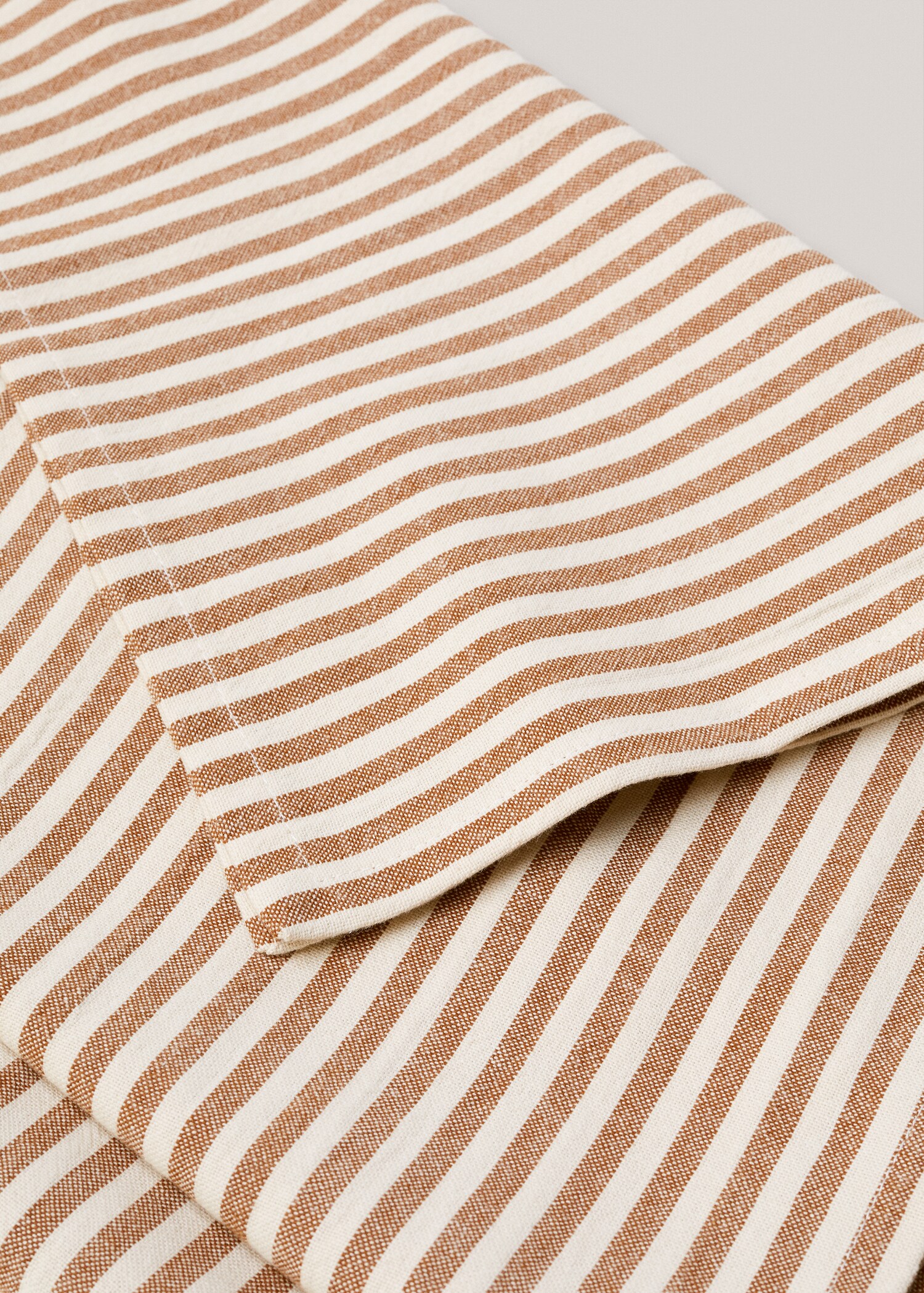 Obrus z 100% lnu w paski 250 x 150 cm - Szczegóły artykułu 1