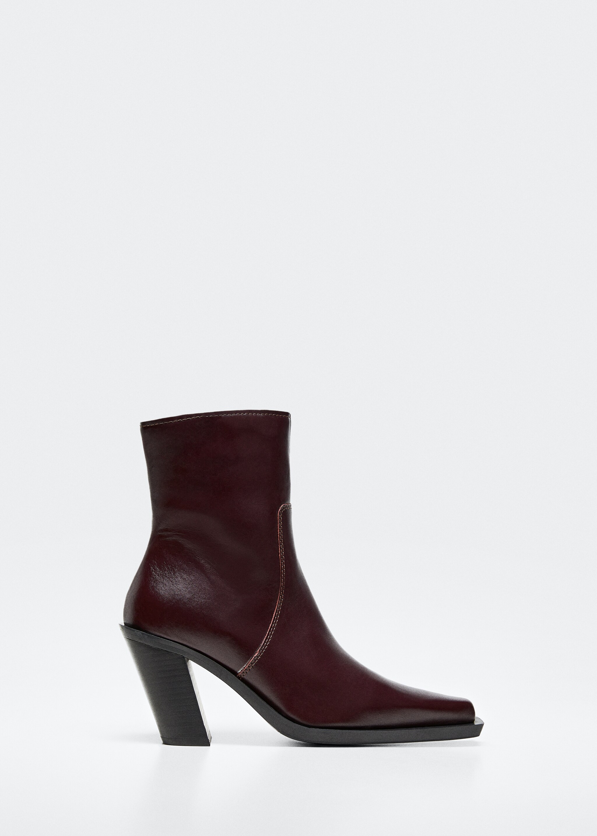 Leather pointed ankle boots - Article without model