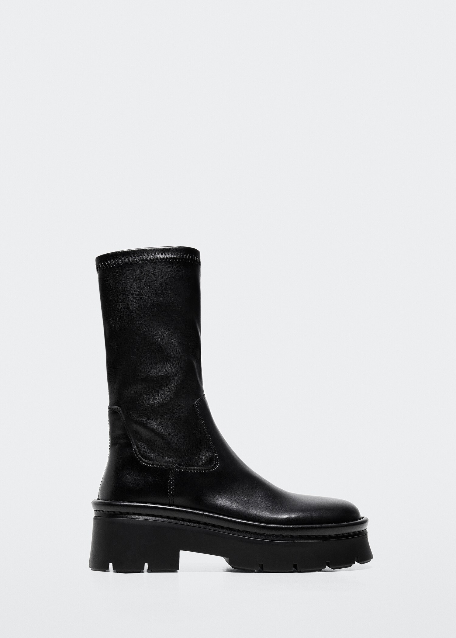 Track outsole boots - Article without model