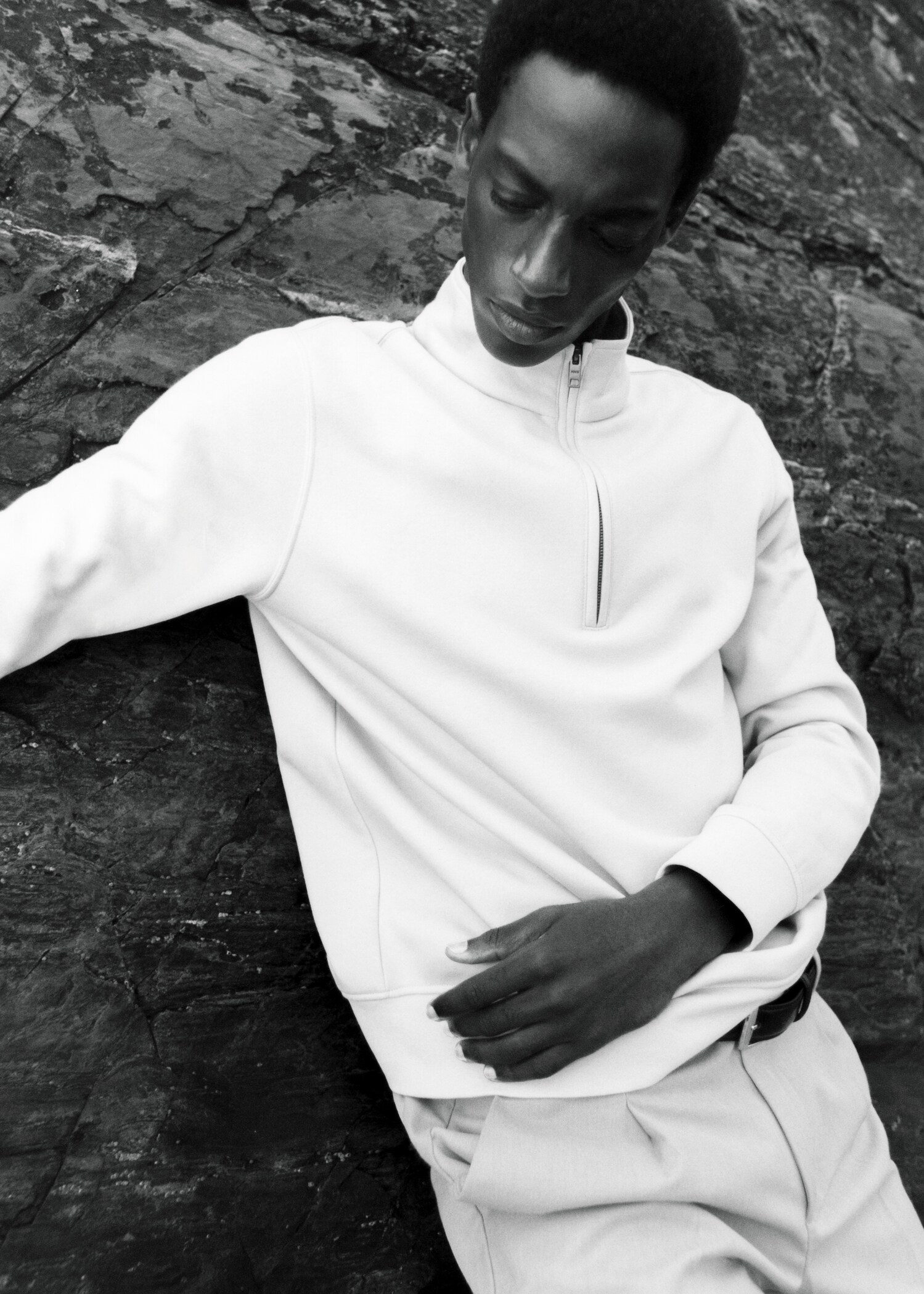 Cotton sweatshirt with zip neck - Details of the article 5