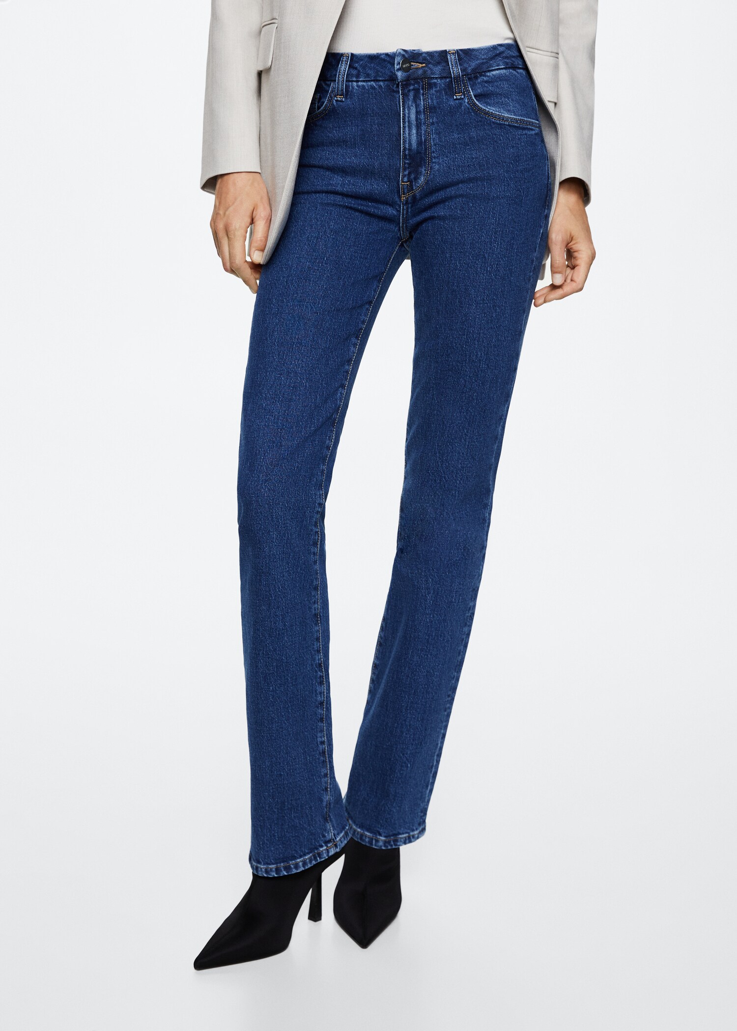 Gerade Jeans mit mittlerem Bund - Mittlere Ansicht