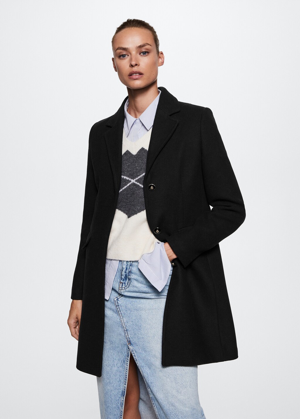 Buttoned wool coat 