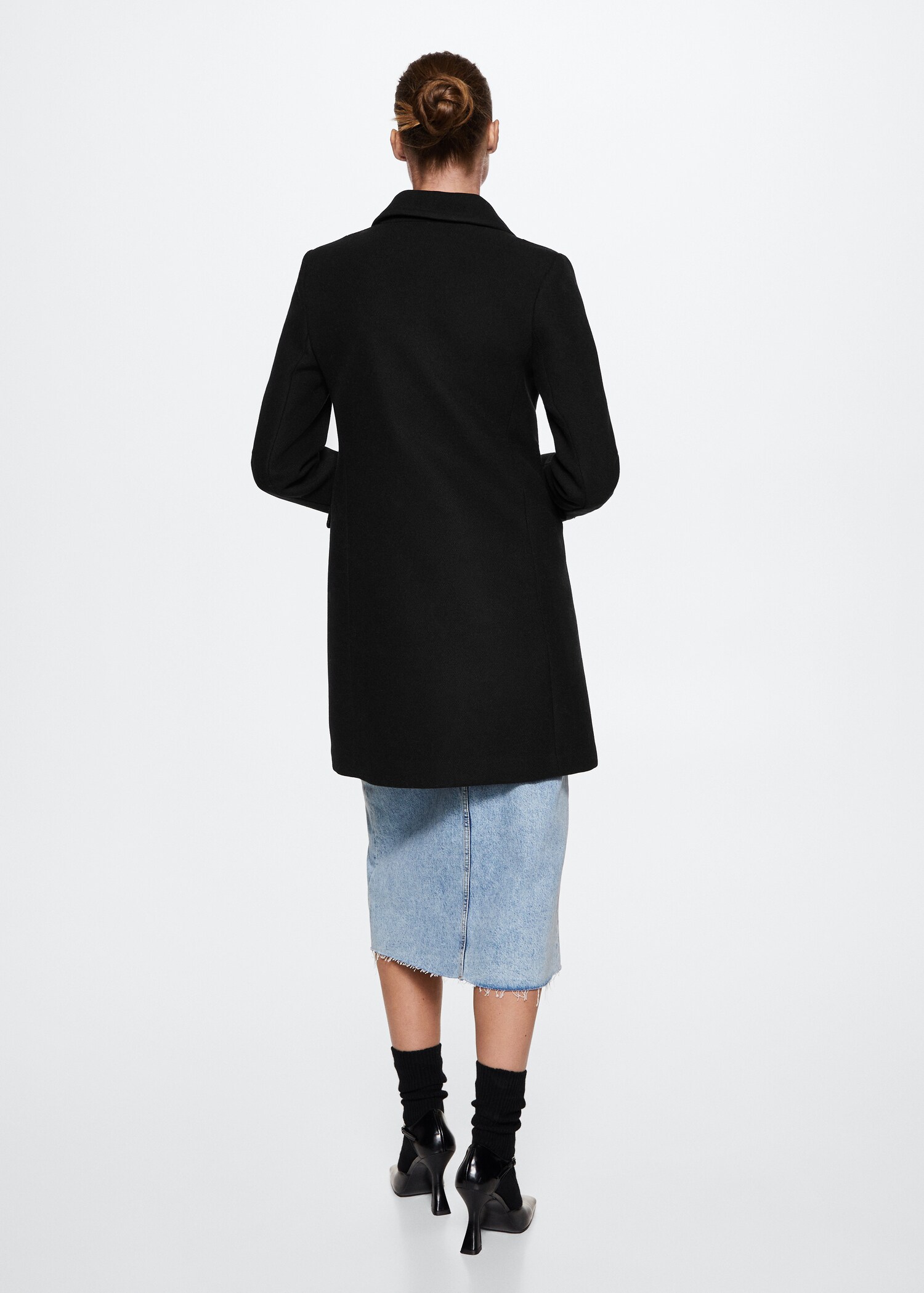 Buttoned wool coat - Reverse of the article