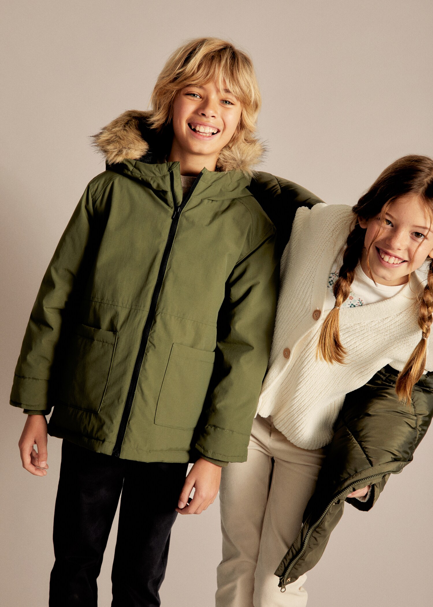 Anorak with shearling-effect hood - Details of the article 6