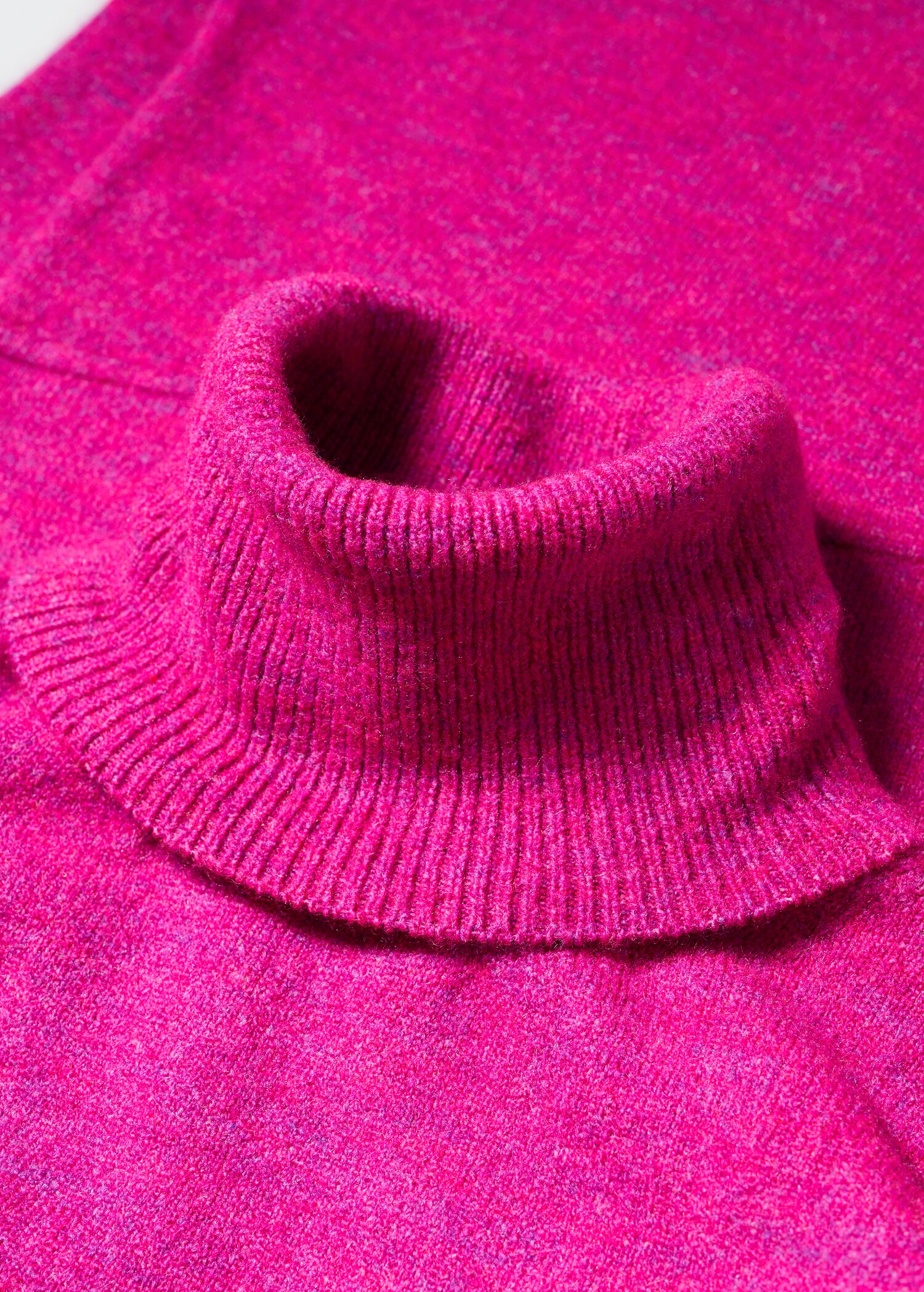 Strickkleid mit Rollkragen - Detail des Artikels 8