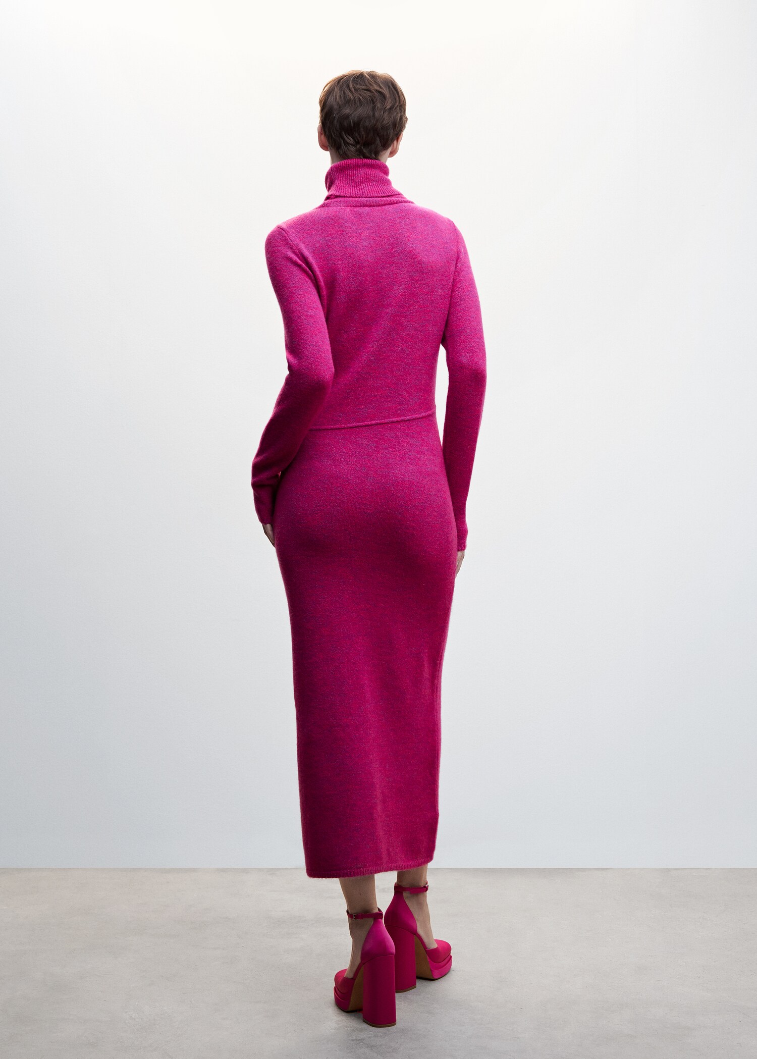 Strickkleid mit Rollkragen - Rückseite des Artikels