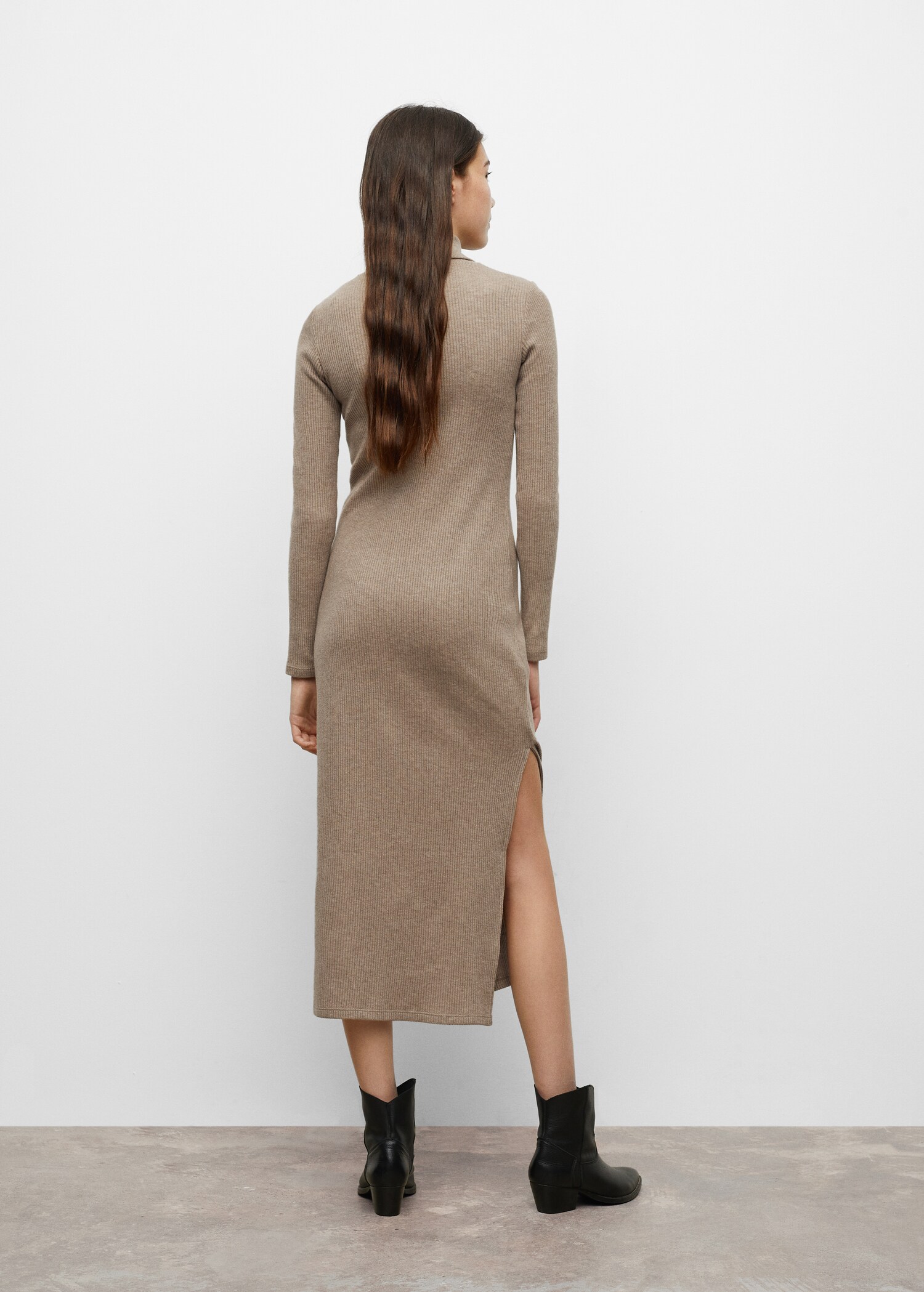 Turtle neck knit dress - Reverse of the article