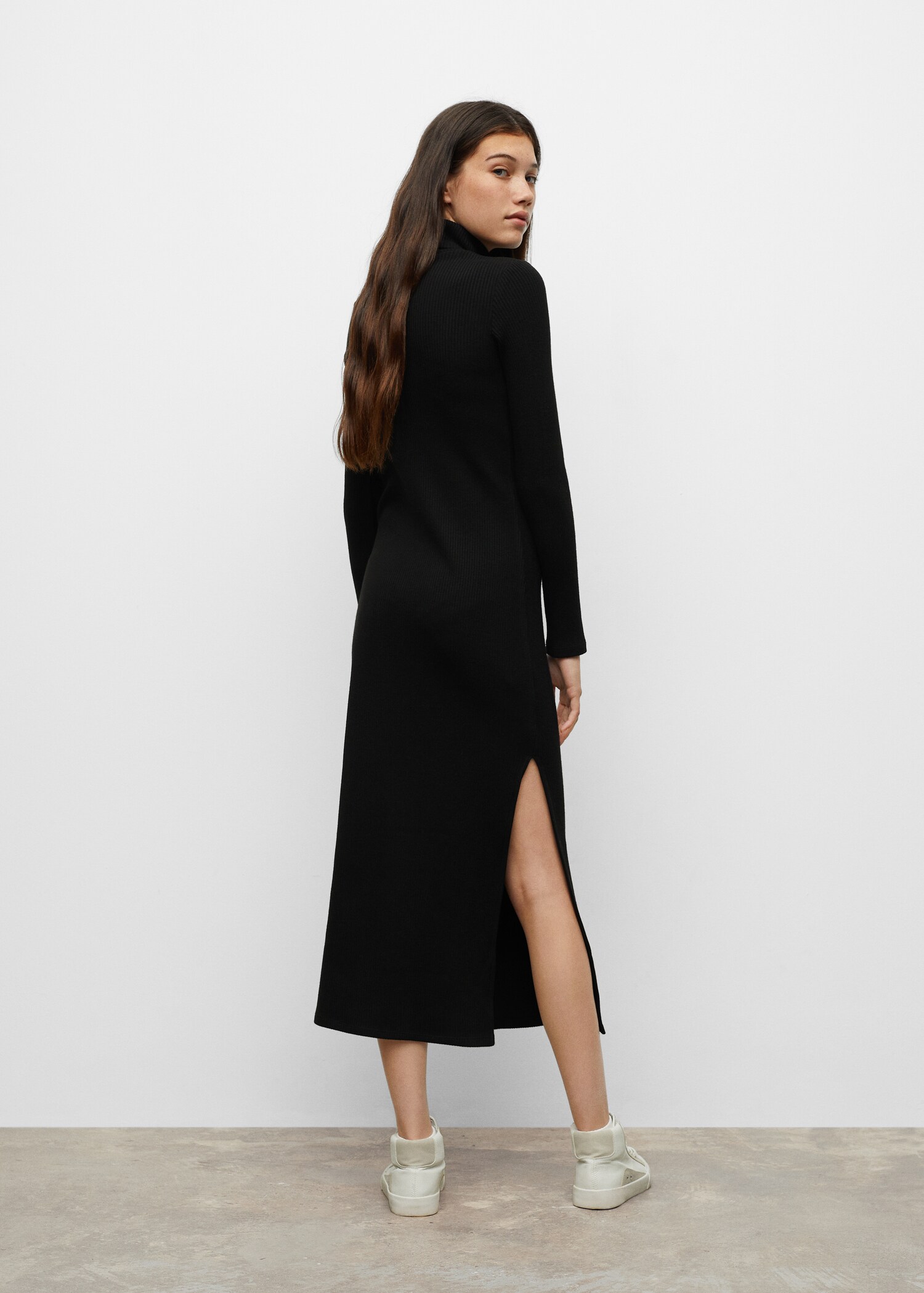 Turtle neck knit dress - Reverse of the article