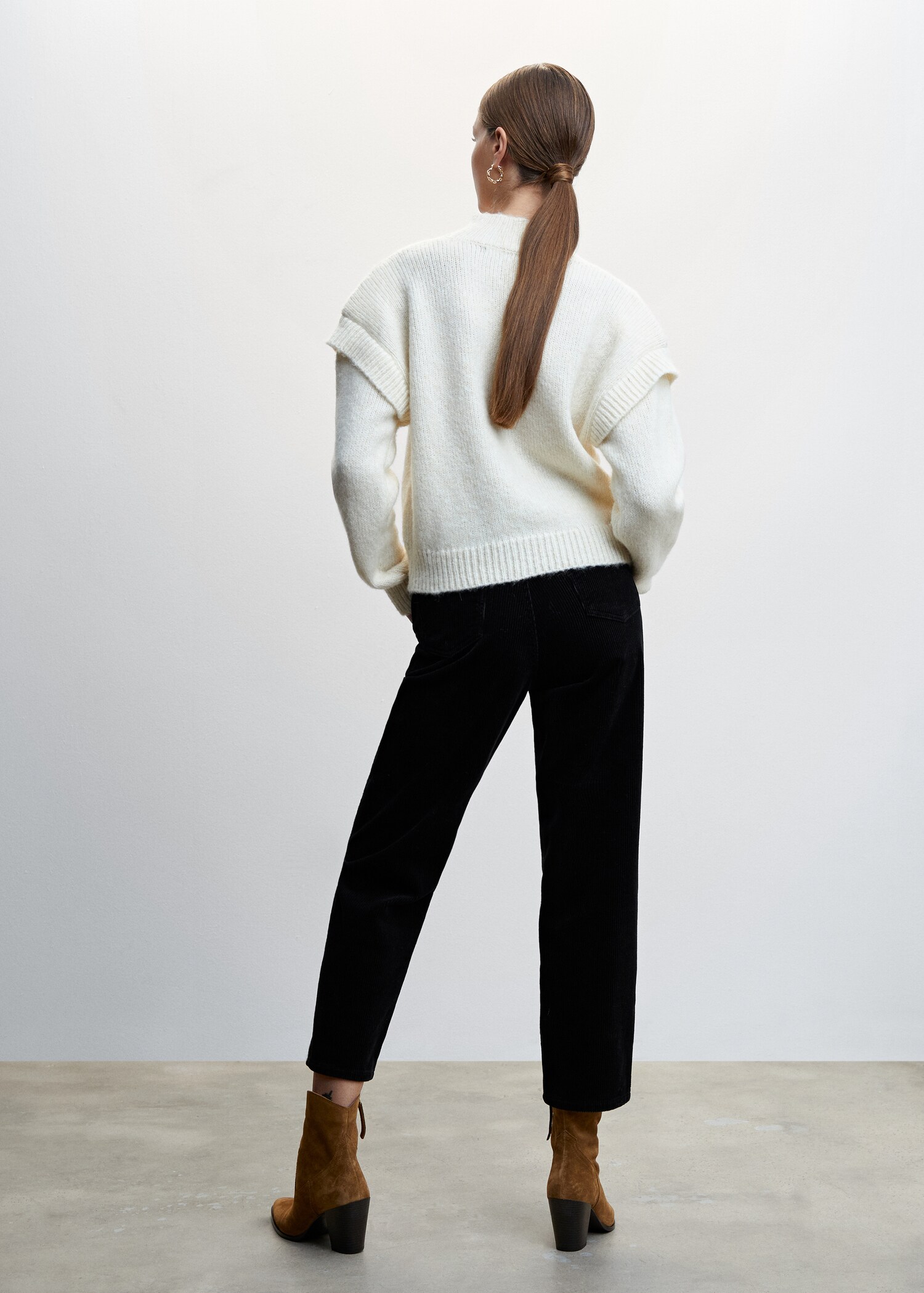 Straight-fit corduroy jeans - Reverse of the article