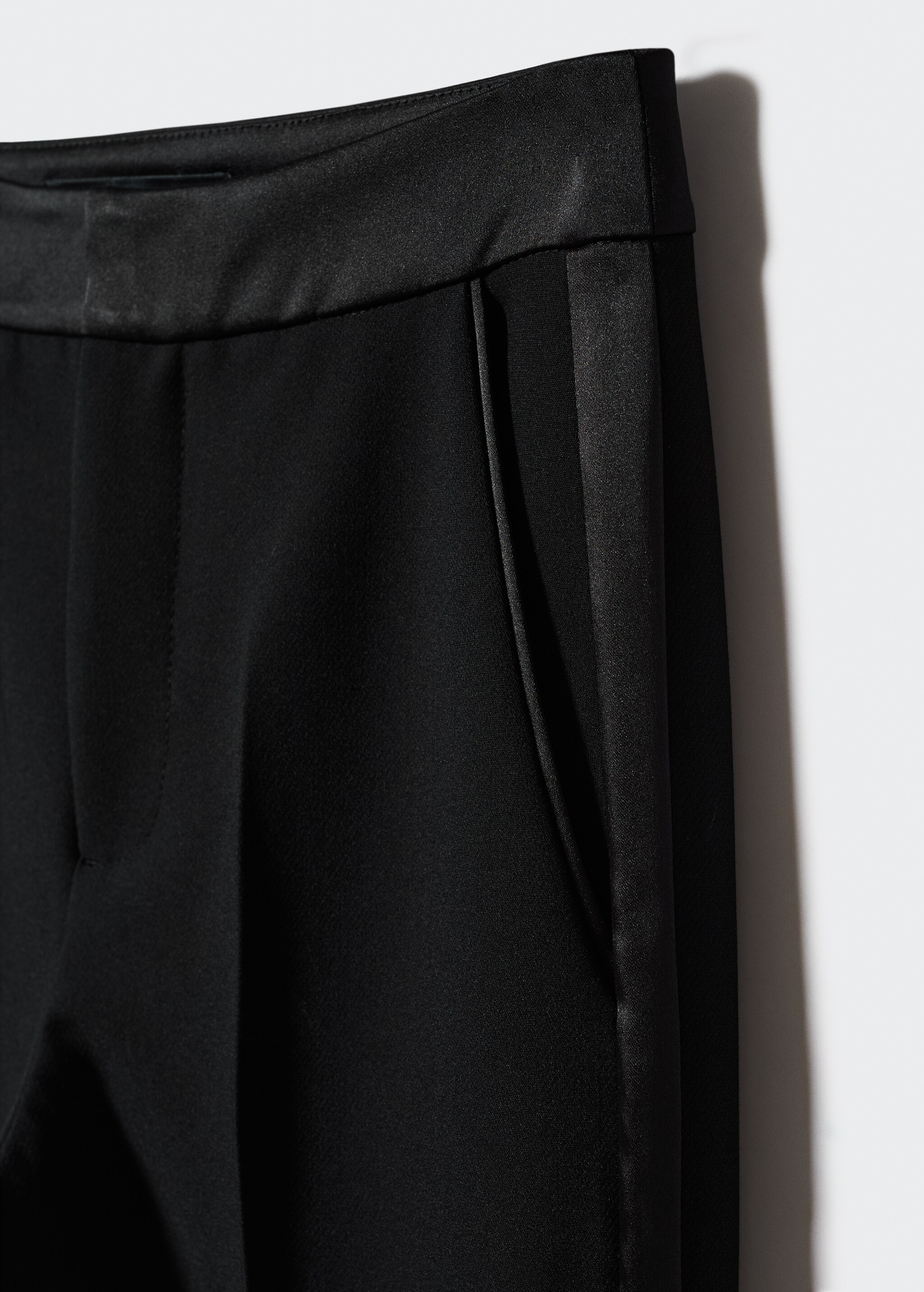 Trousers with satin detail - Details of the article 8