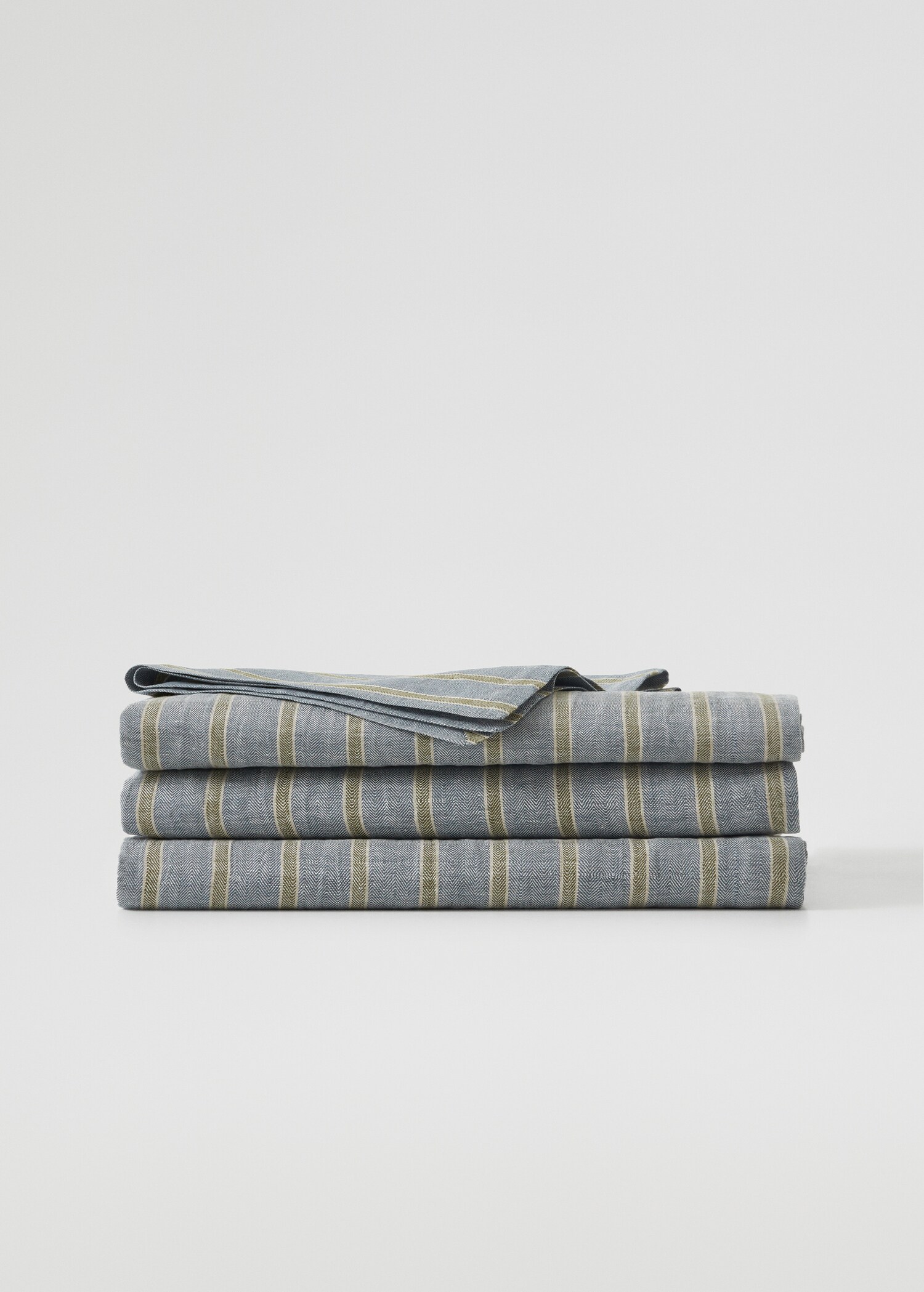 Ubrus s proužky 100% len: 150 x 150 cm - Zboží bez modelu