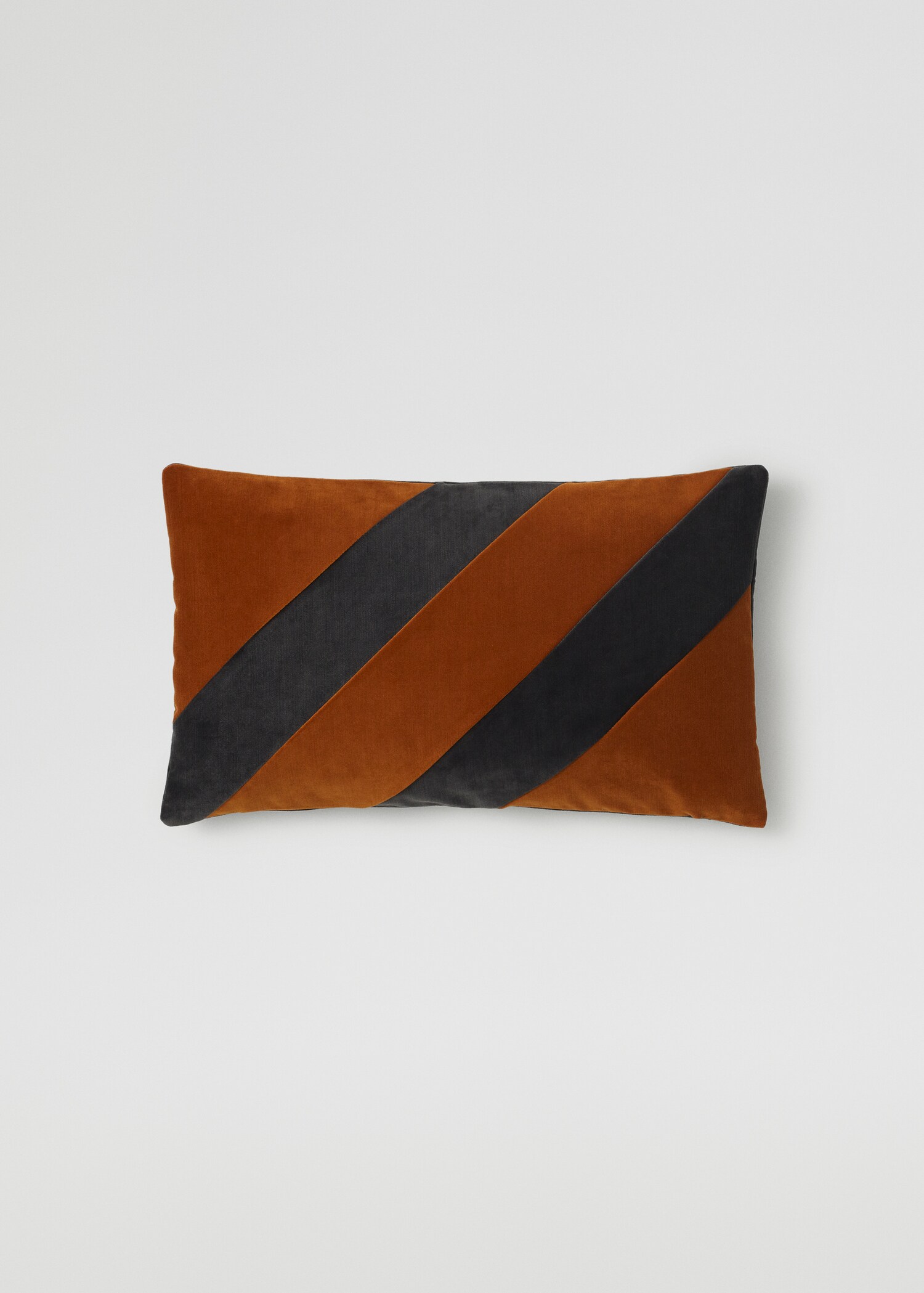 Striped cushion cover 30x50 - Article without model