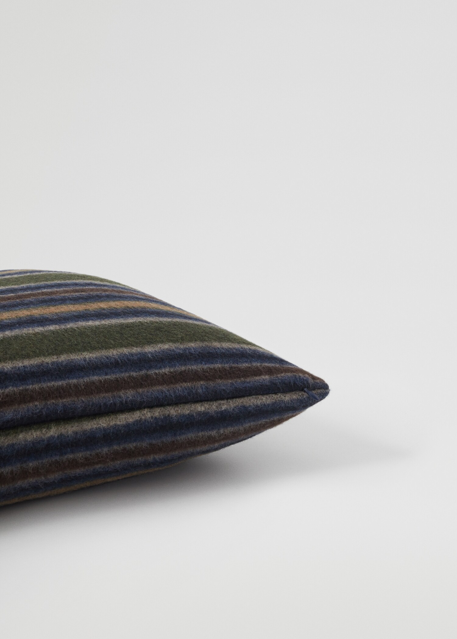 Textured striped cushion case 50x75cm - Details of the article 3