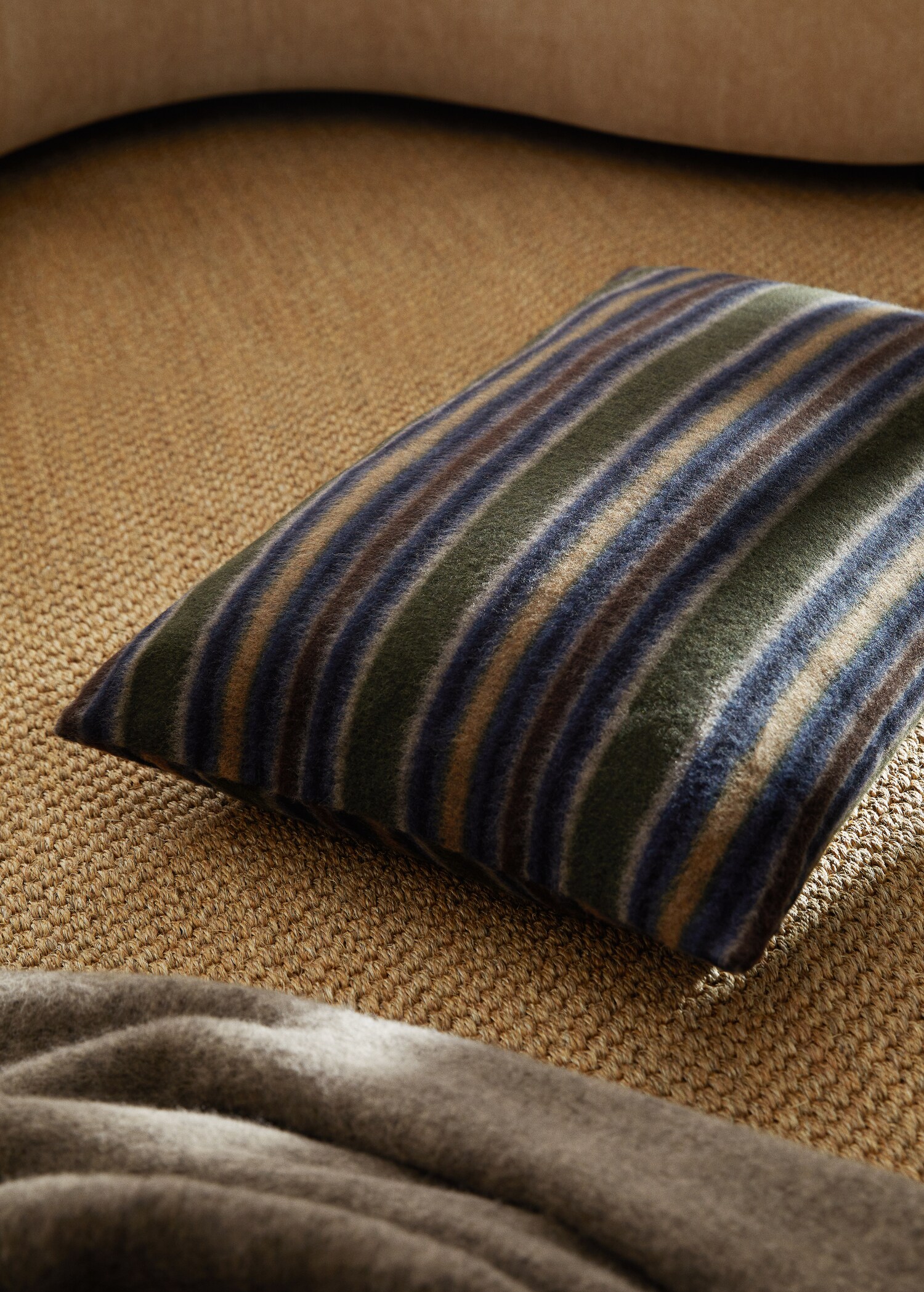 Textured striped cushion case 50x75cm - Details of the article 8