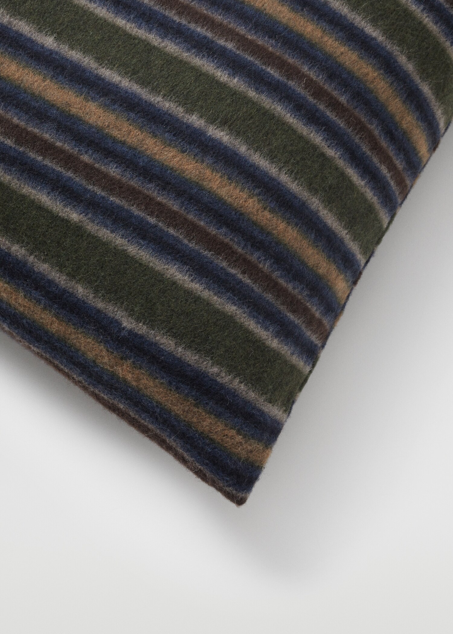 Textured striped cushion case 50x75cm - Details of the article 3