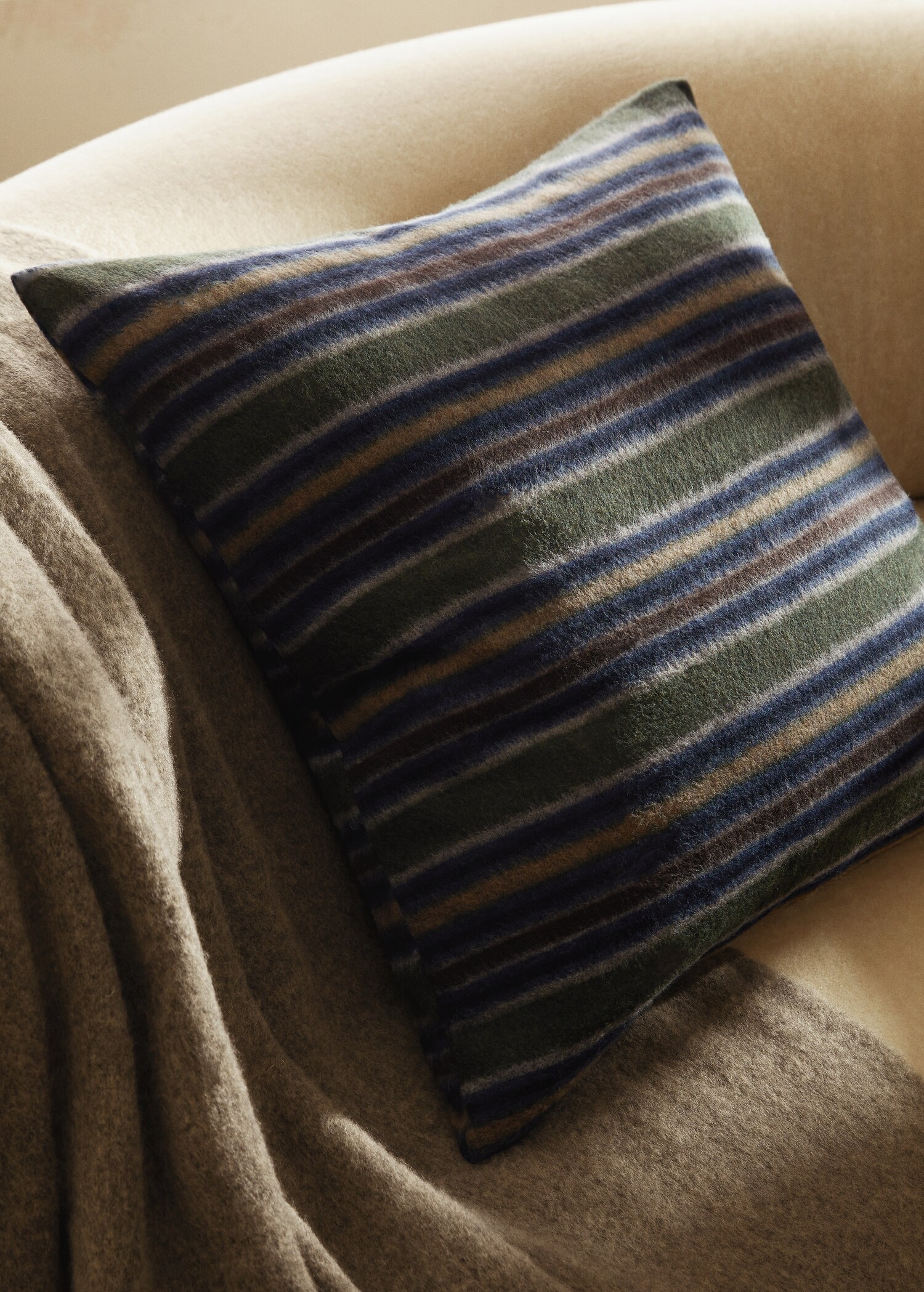 Textured striped cushion case 50x75cm - Details of the article 8