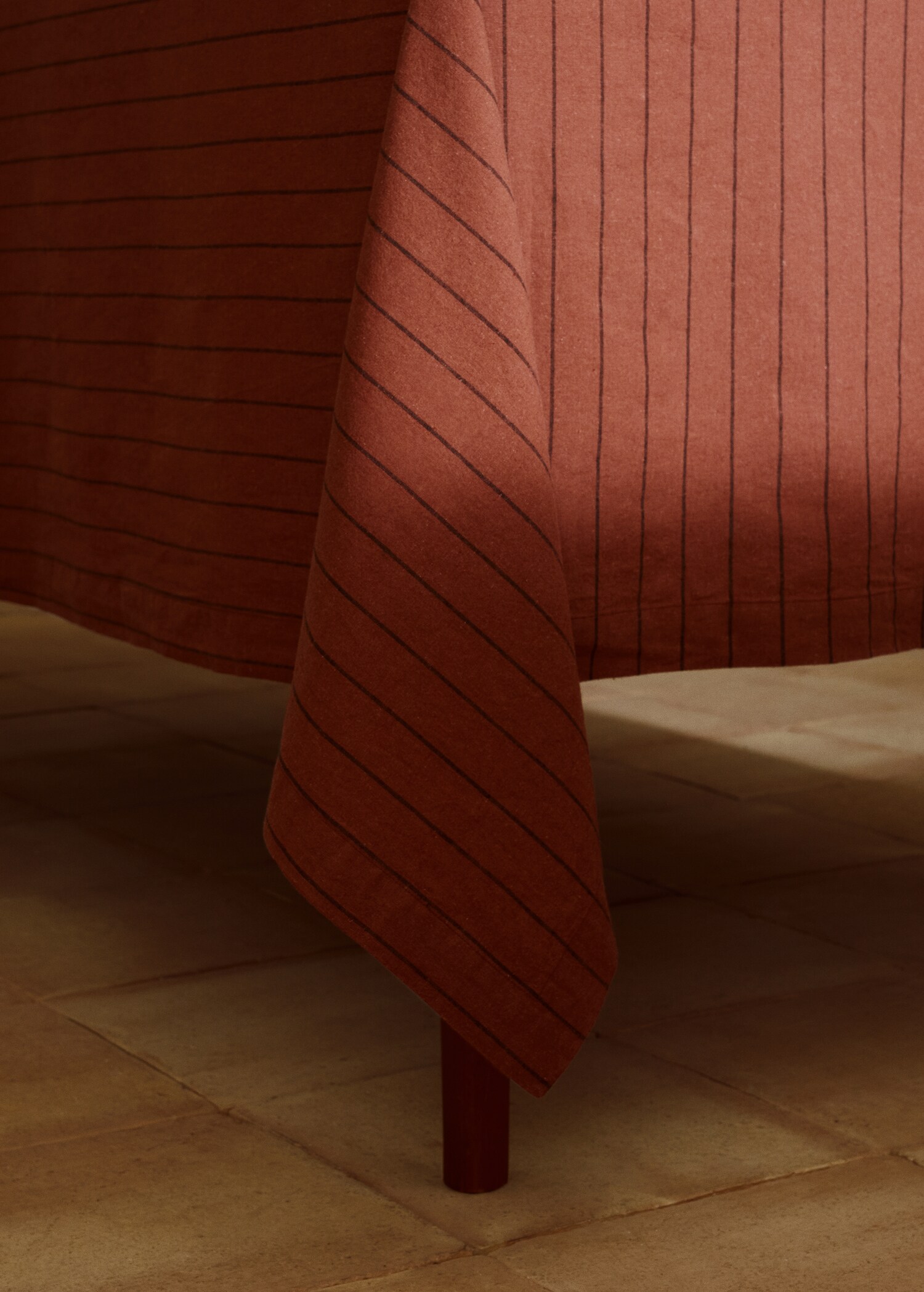 100% linen striped tablecloth 170x250cm - Details of the article 3