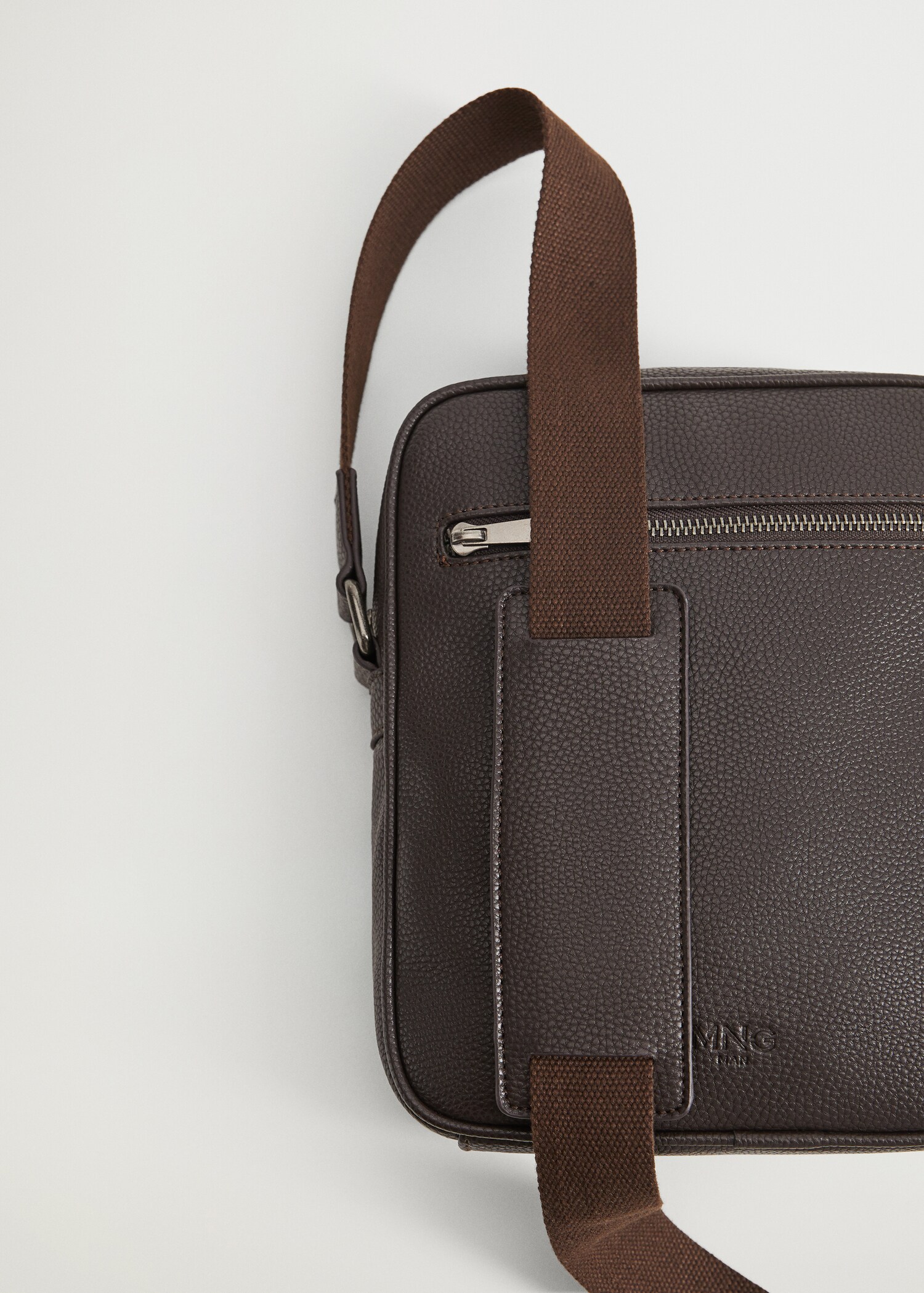 Pebbled crossbody belt bag - Details of the article 3