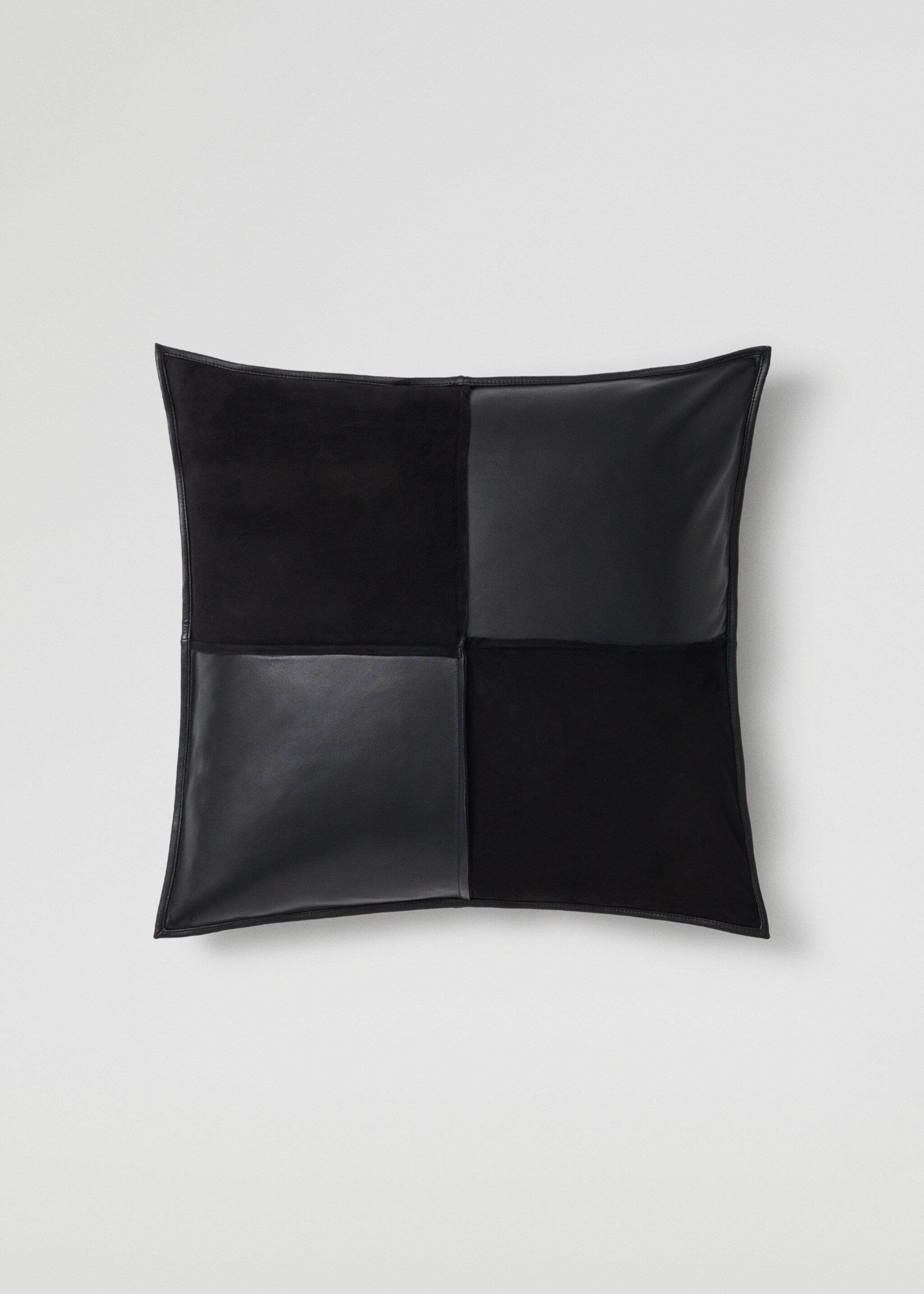 Housse de coussin cuir combiné 60x60 cm - Article sans modèle, Noir. Ref: 37115950-00.