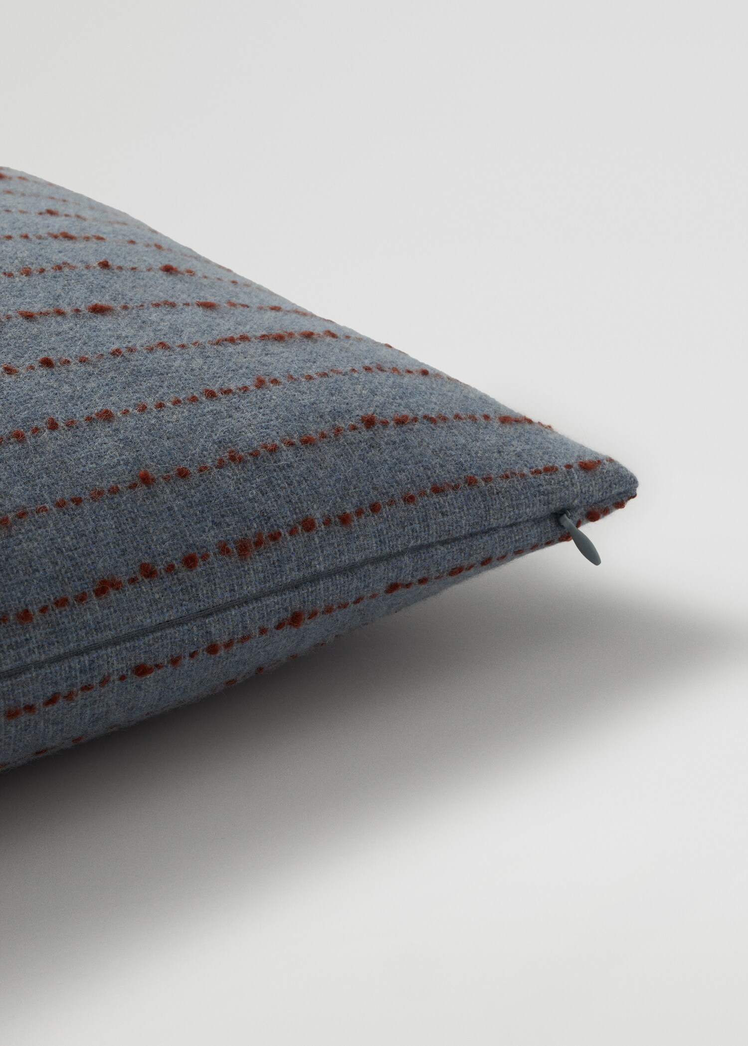 Wool cushion case 60X60cm - Details of the article 2