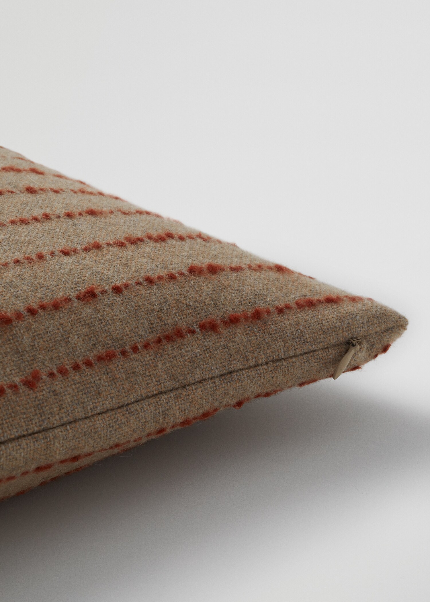 Wool cushion cover 45x45cm - Details of the article 2