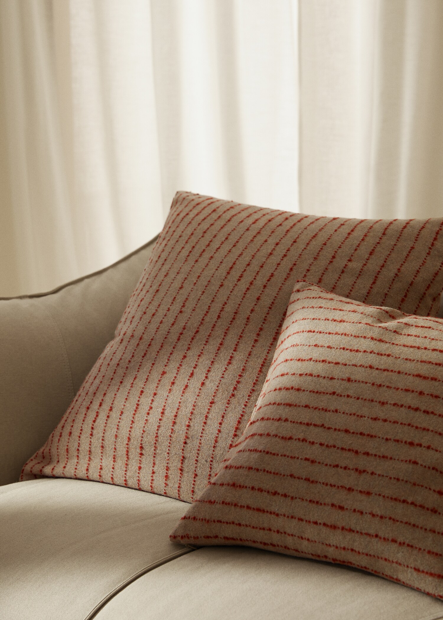 Wool cushion cover 45x45cm - Details of the article 8