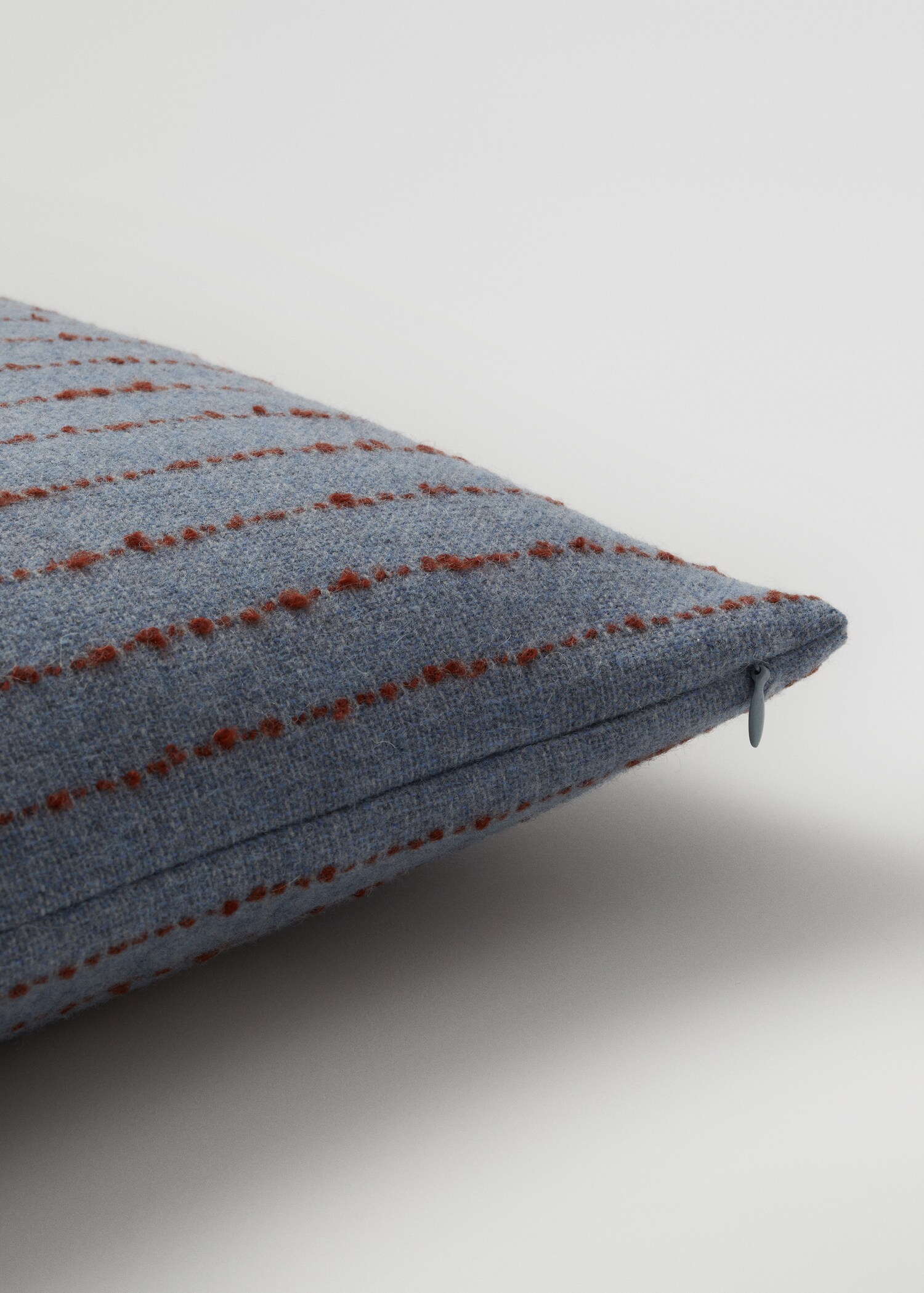Wool cushion cover 45x45cm - Details of the article 2