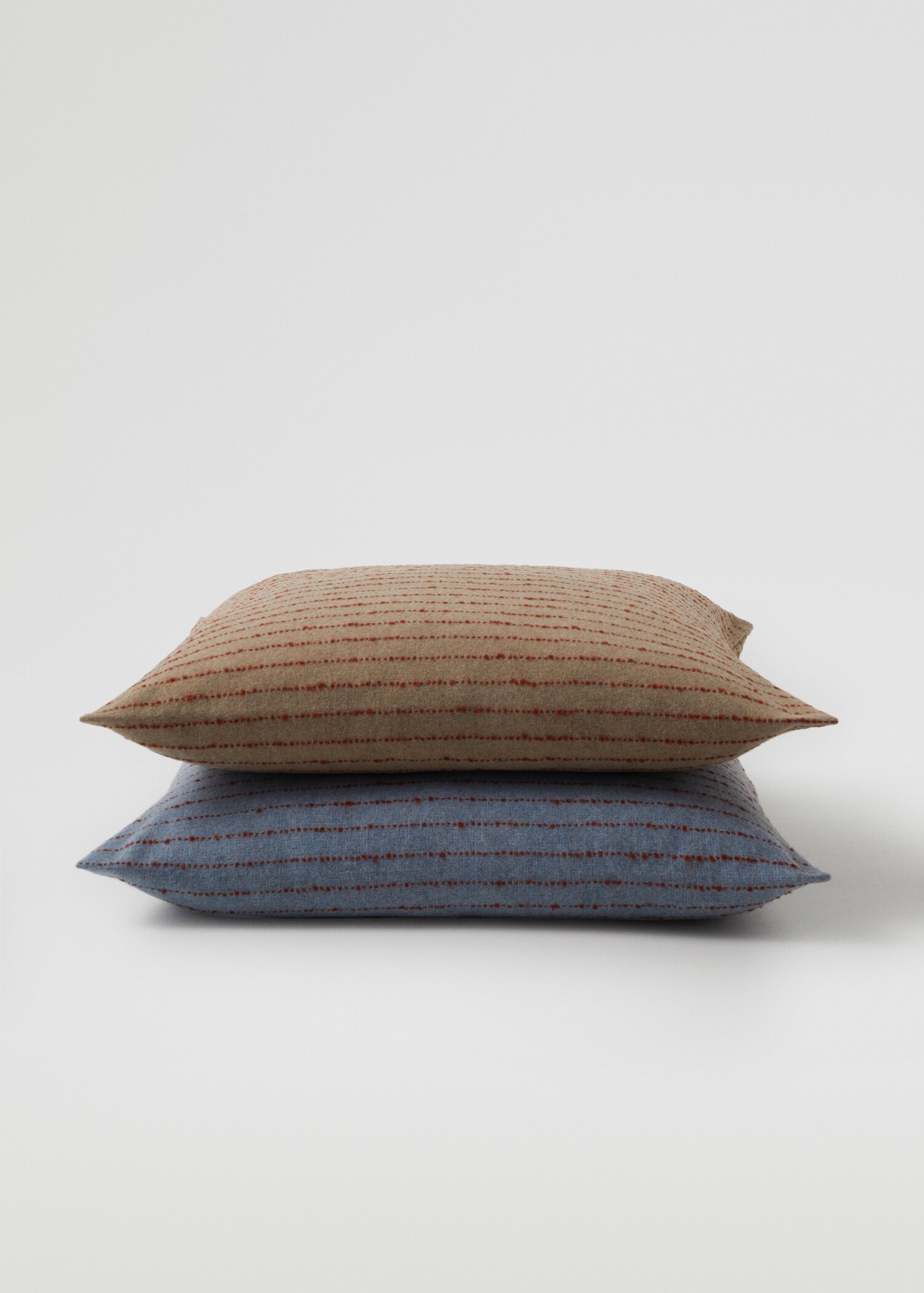 Wool cushion cover 45x45cm - Details of the article 5