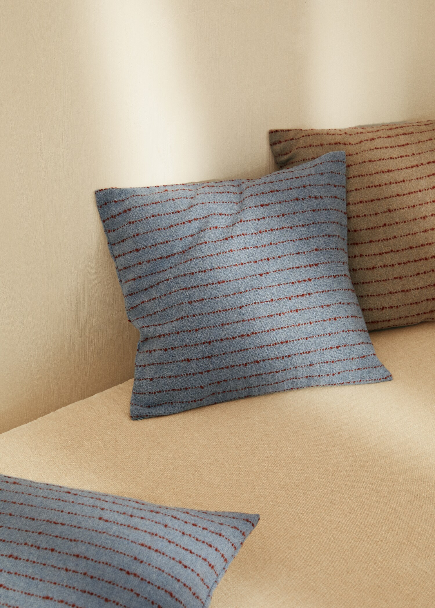Wool cushion cover 45x45cm - Details of the article 8