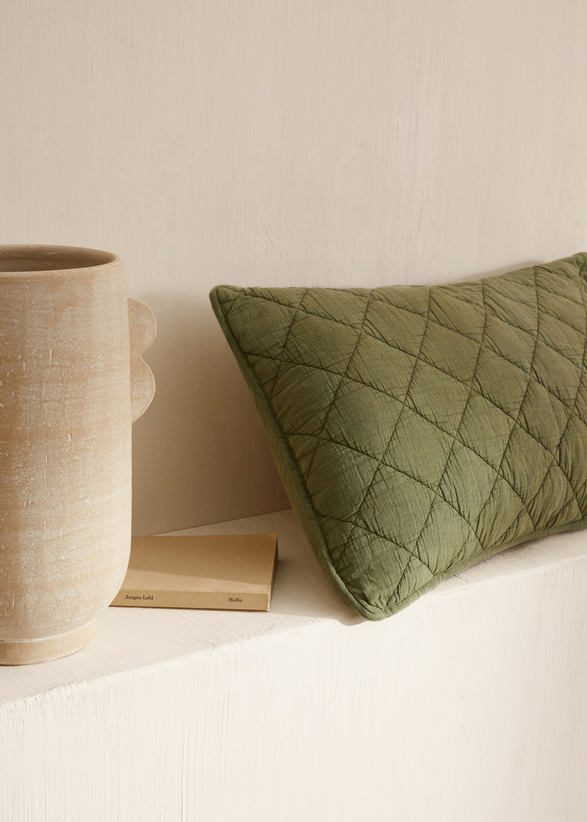 Padded cushion cover 40x60cm - Details of the article 8, Khaki. Ref: 37144766-00.
