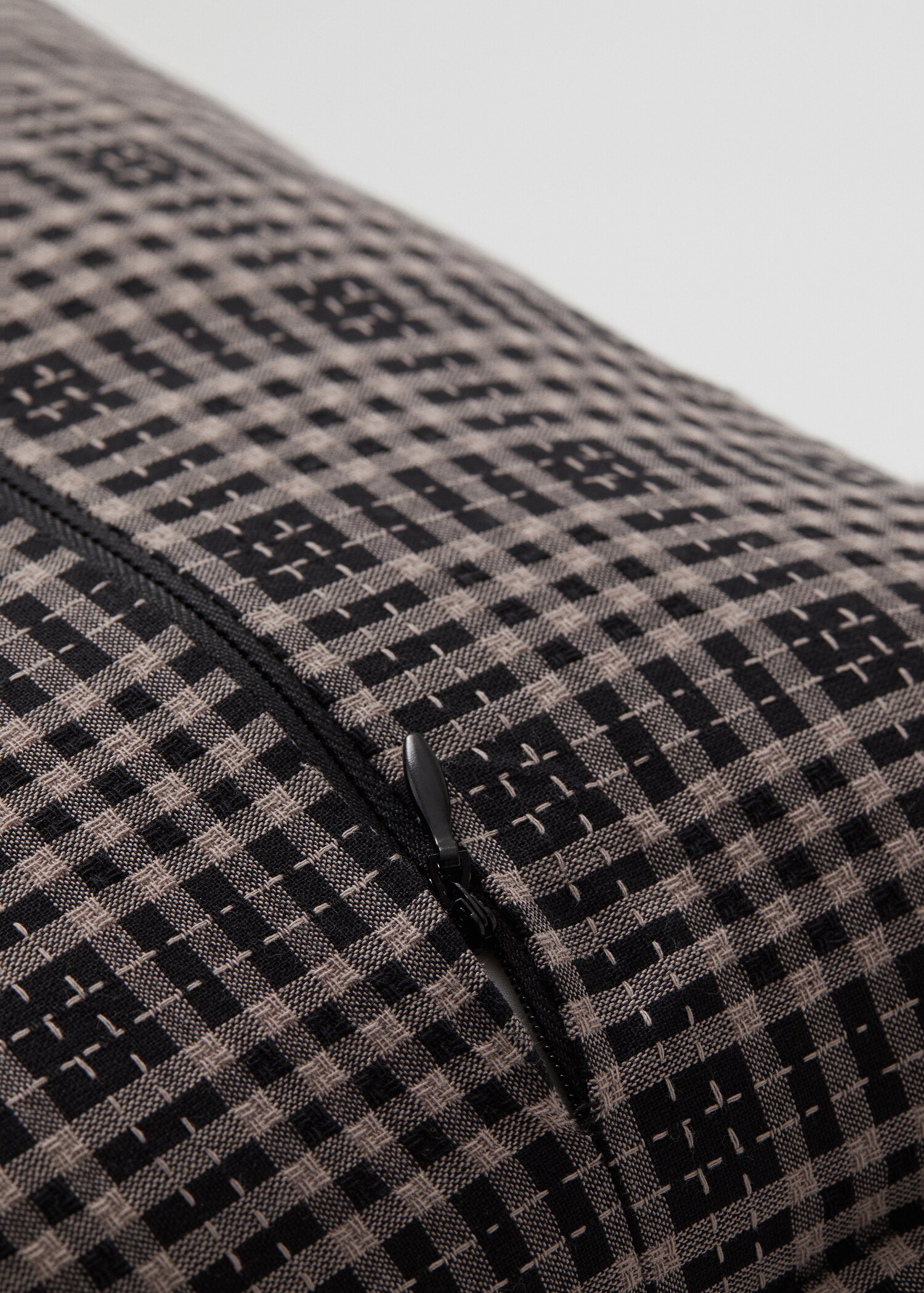 Check 100% cotton cushion case 50X50cm - Details of the article 2