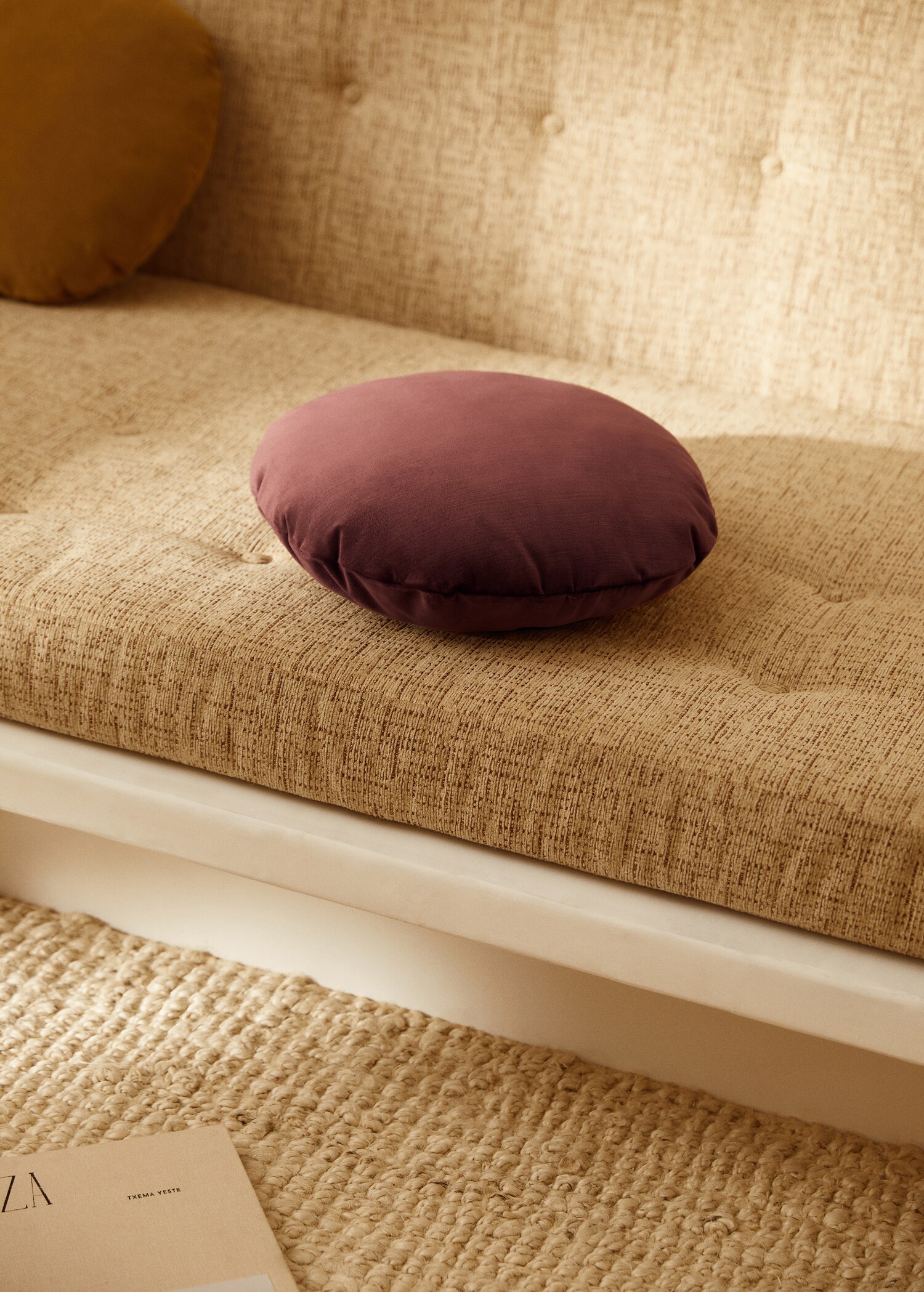 Round velvet cushion cover 40x40cm - Details of the article 8