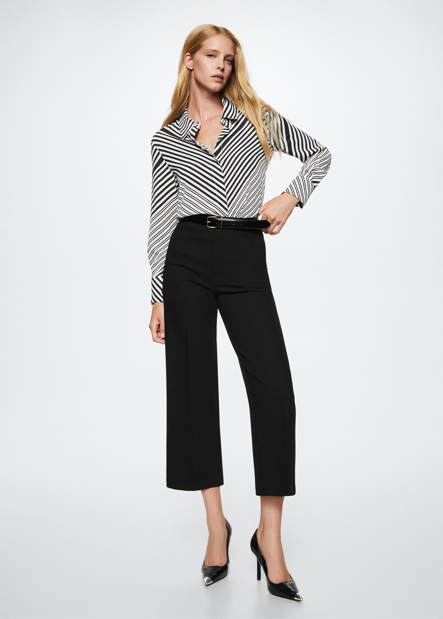 Soepelvallende blouse met knopen - Overzichtstekening