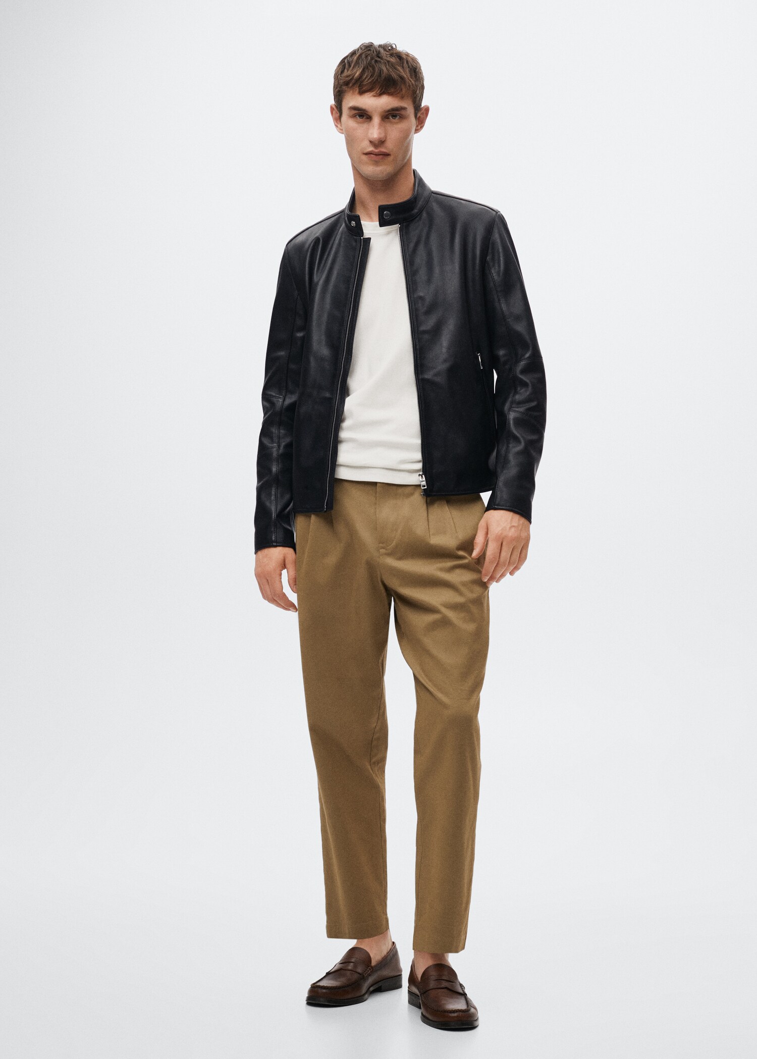 Cazadora biker piel - Plano general