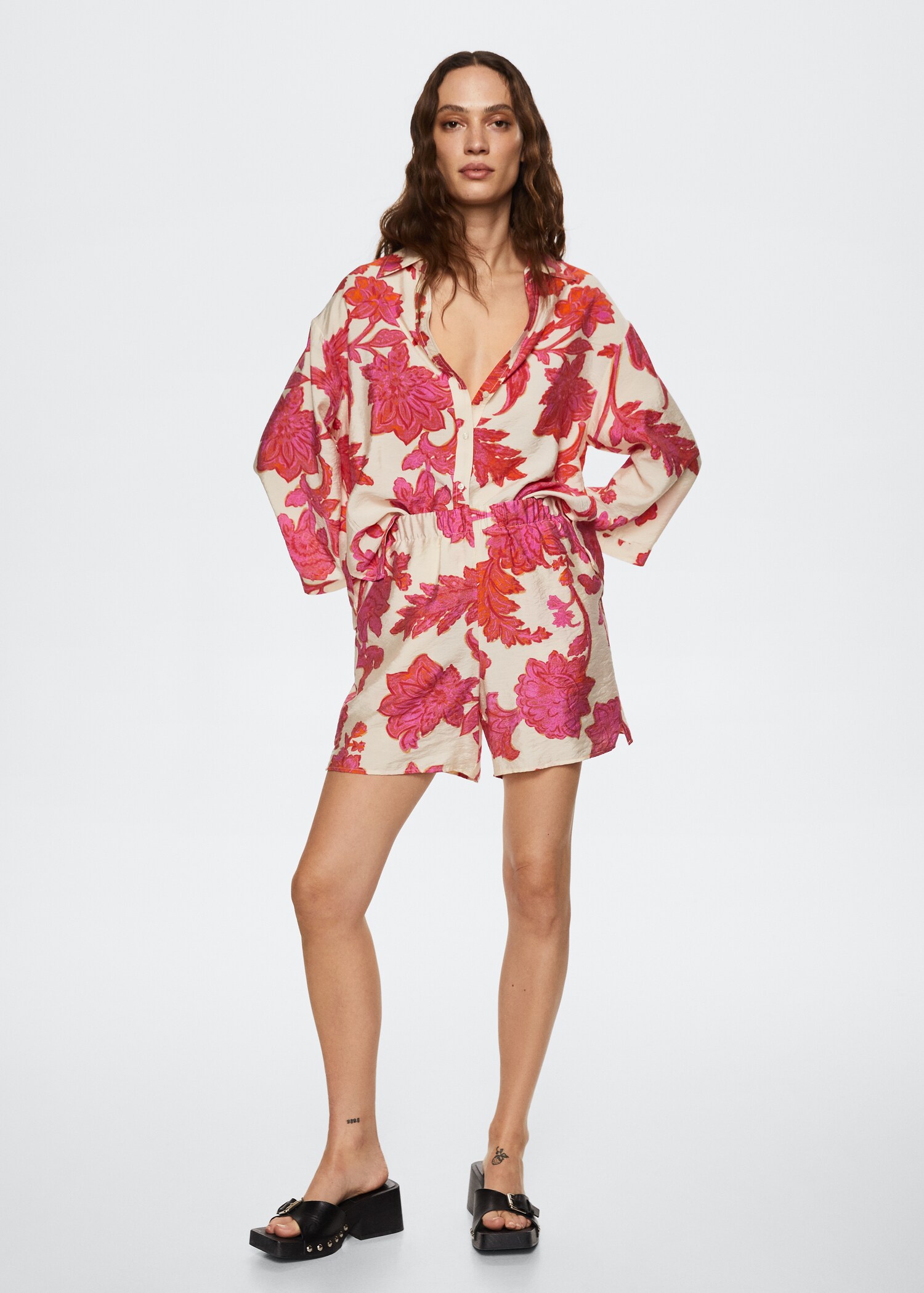Short à fleurs - Plan général